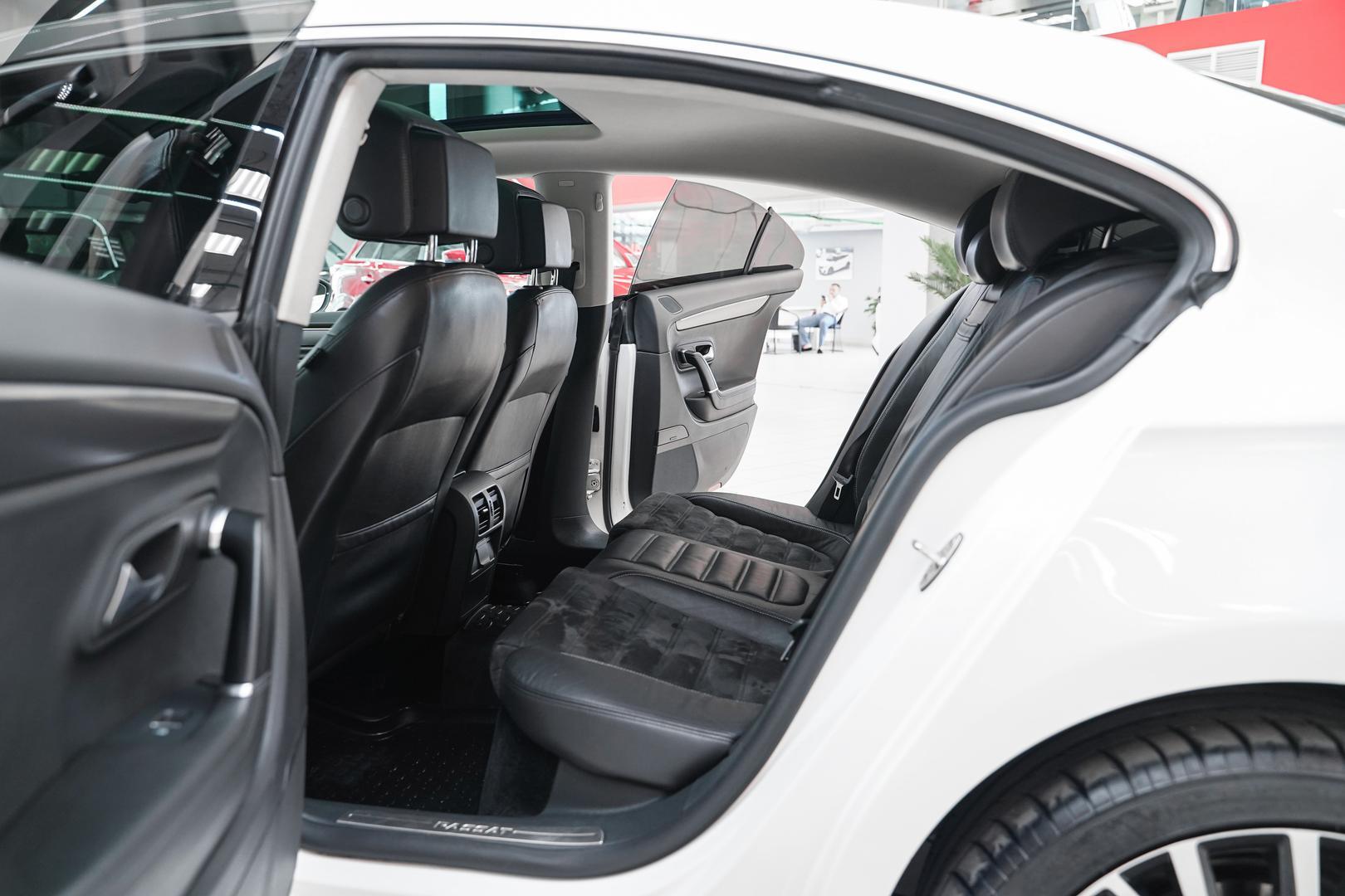 Volkswagen Passat CC 2012, белый, ДЦ Орехово