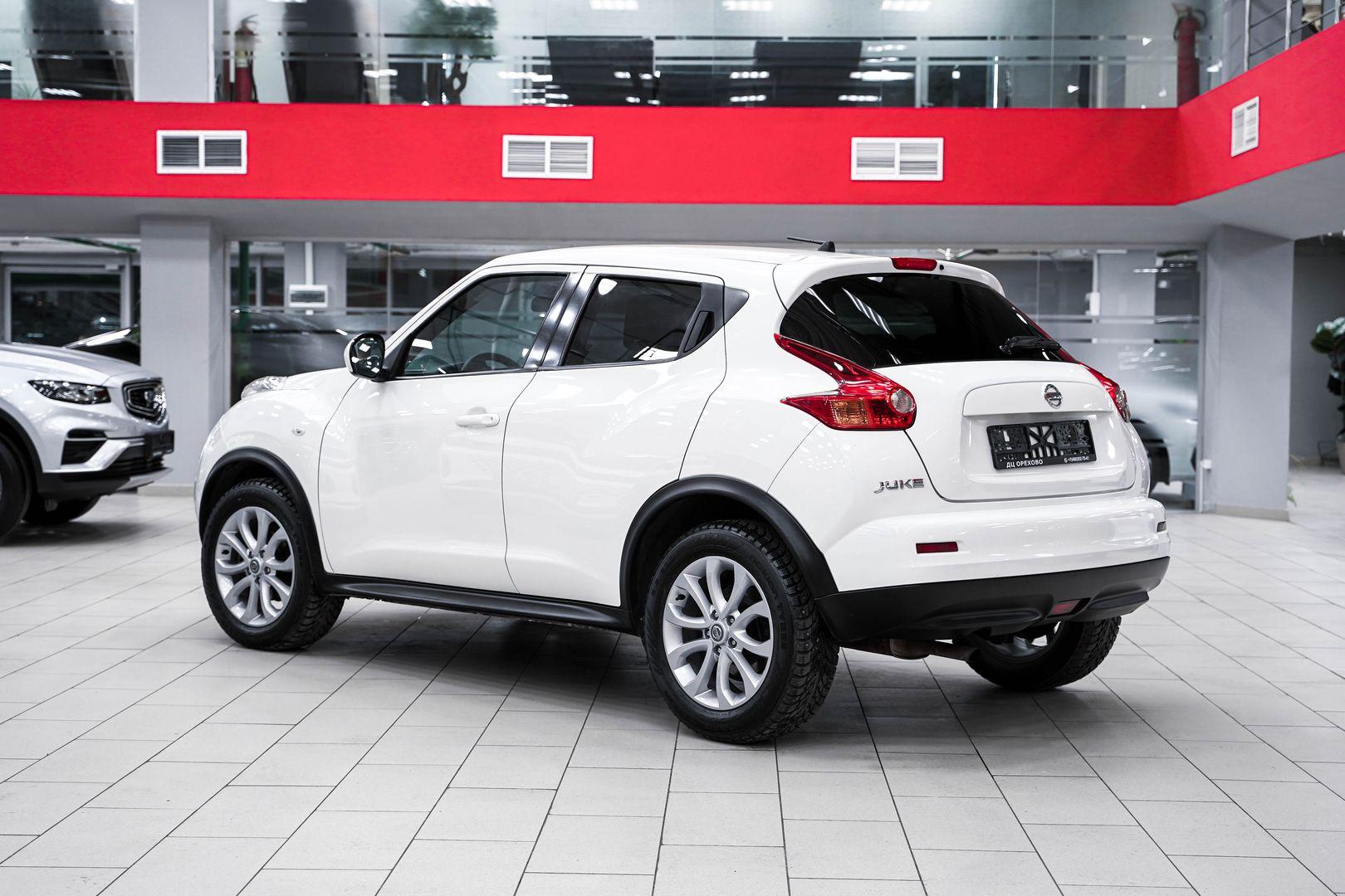 Nissan Juke 2014, белый, ДЦ Орехово