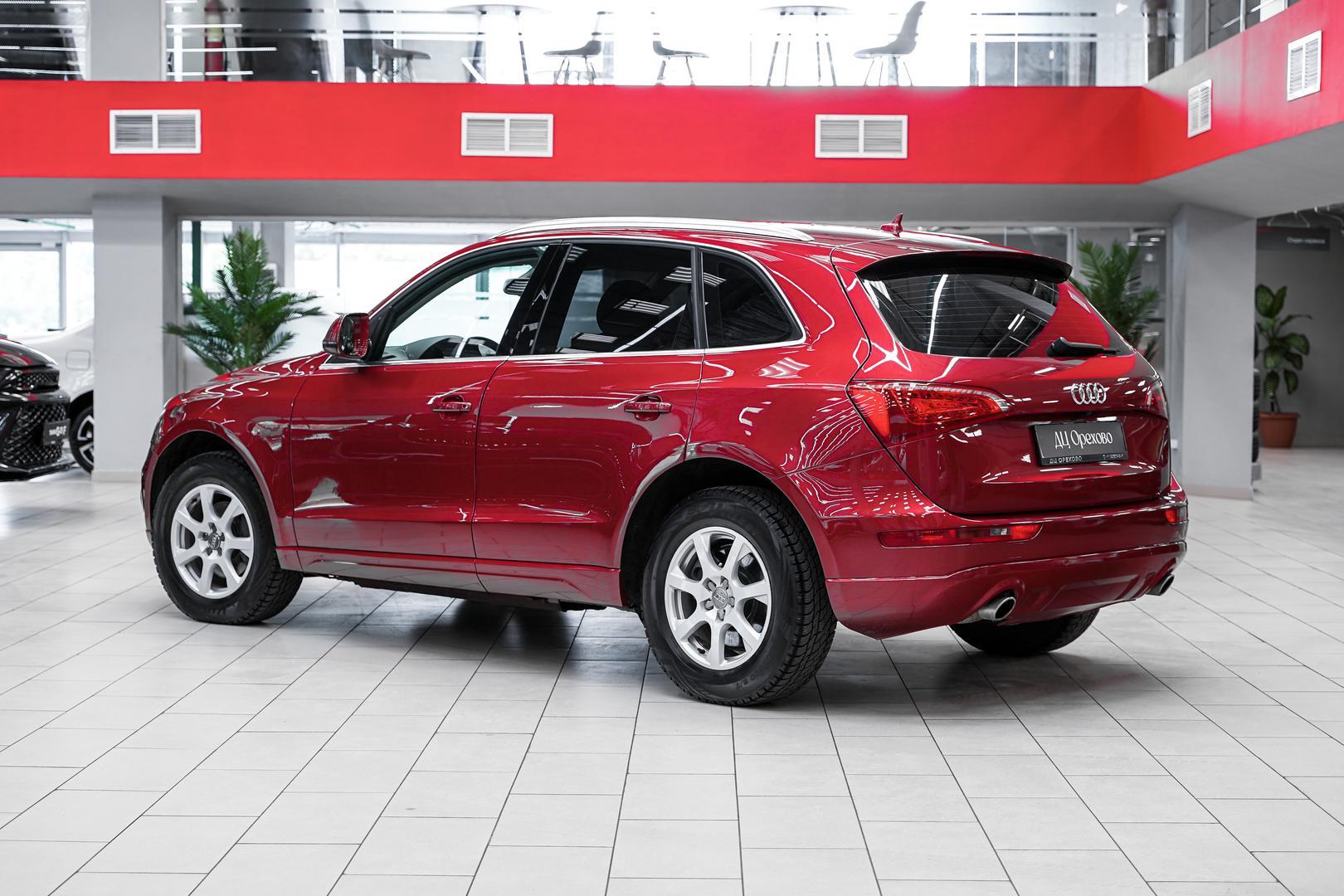 Audi Q5 2010, красный, ДЦ Орехово