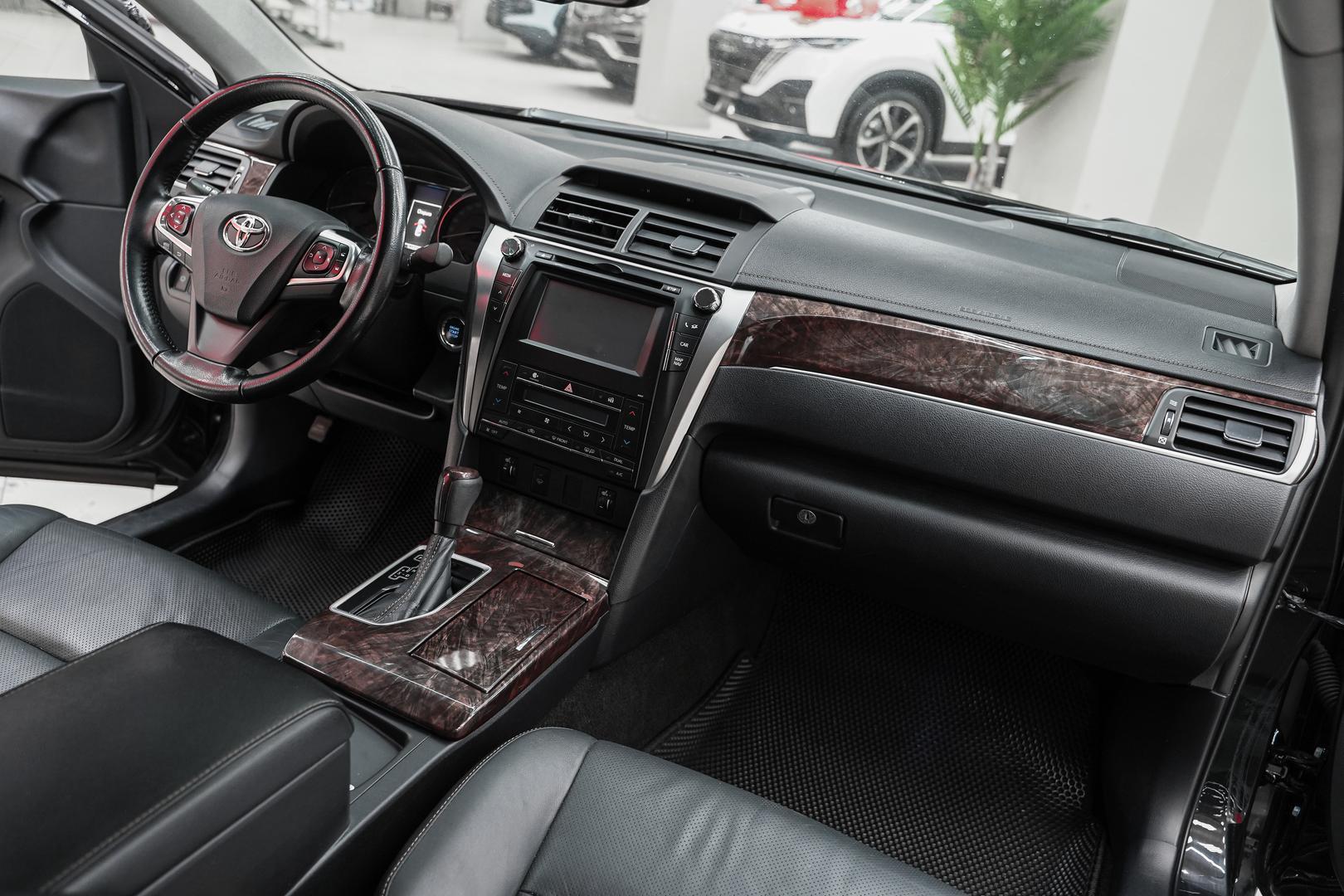 Toyota Camry 2016, черный, ДЦ Орехово