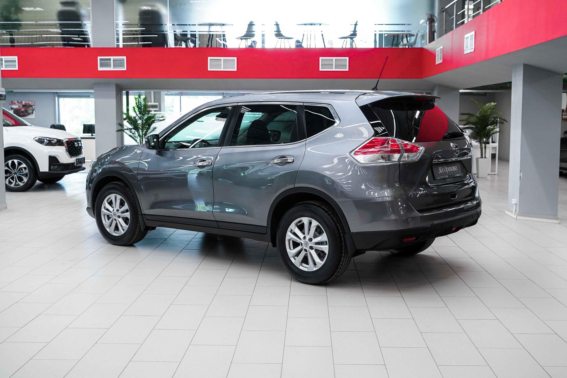 Nissan X-Trail 2016, серый, ДЦ Орехово