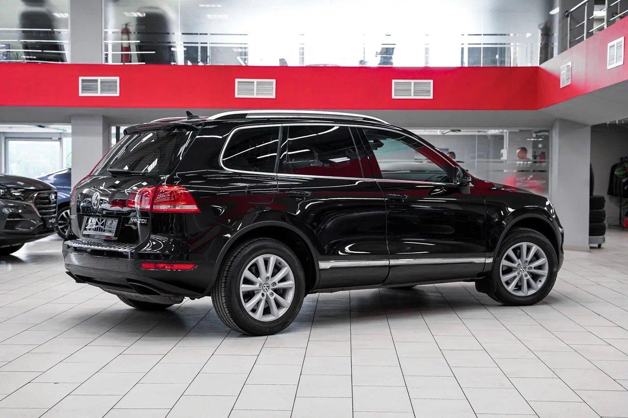 Volkswagen Touareg 2011, черный, ДЦ Орехово