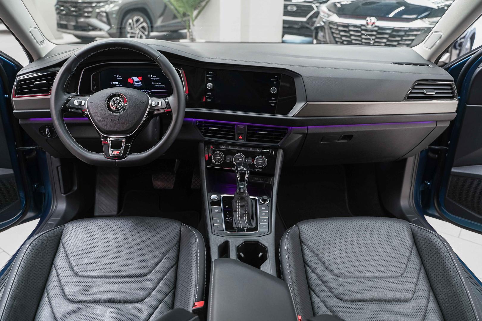 Volkswagen Jetta 2021, синий, ДЦ Орехово