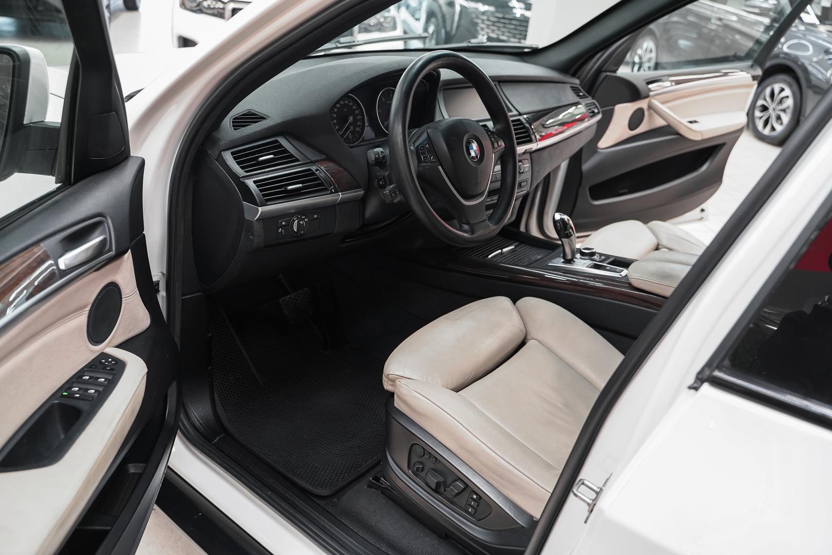 BMW X5 2012, белый, ДЦ Орехово