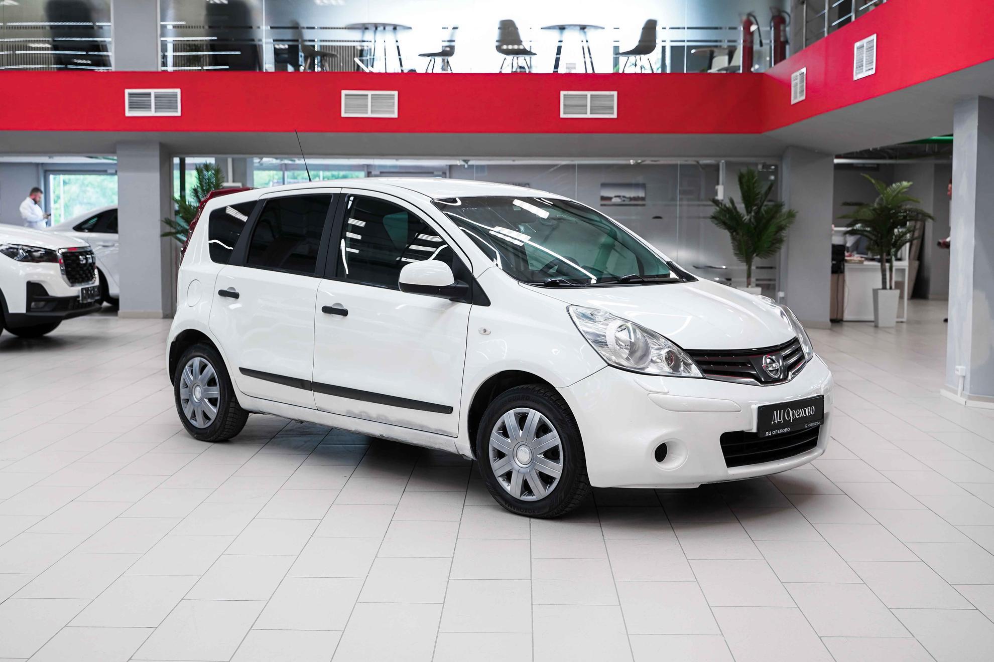 Nissan Note 2010, белый, ДЦ Орехово