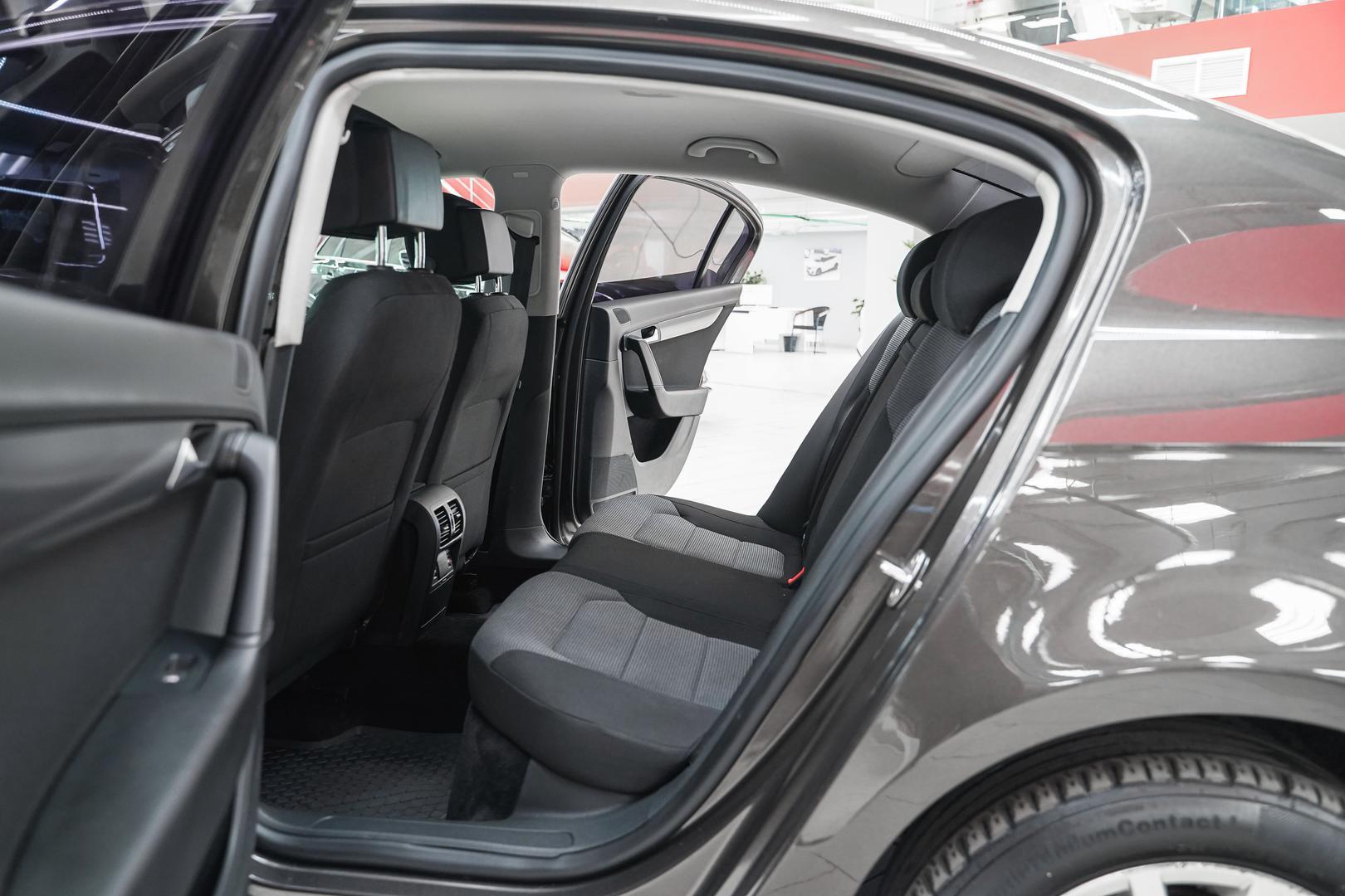 Volkswagen Passat 2013, коричневый, ДЦ Орехово