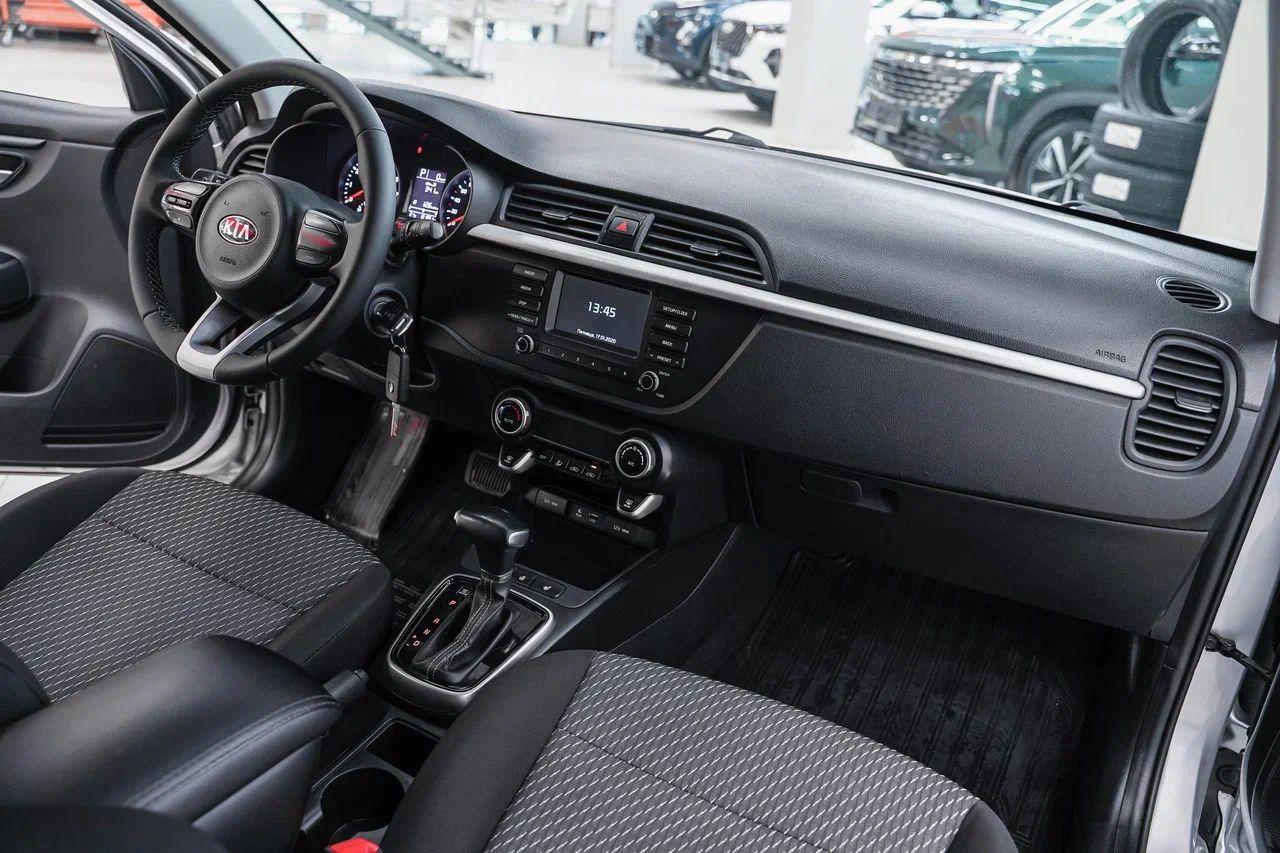 Kia Rio X-Line 2018, серебряный, ДЦ Орехово