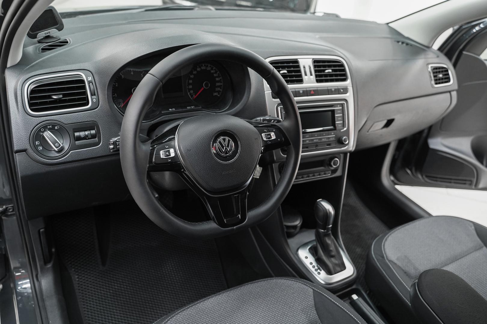 Volkswagen Polo 2016, черный, ДЦ Орехово