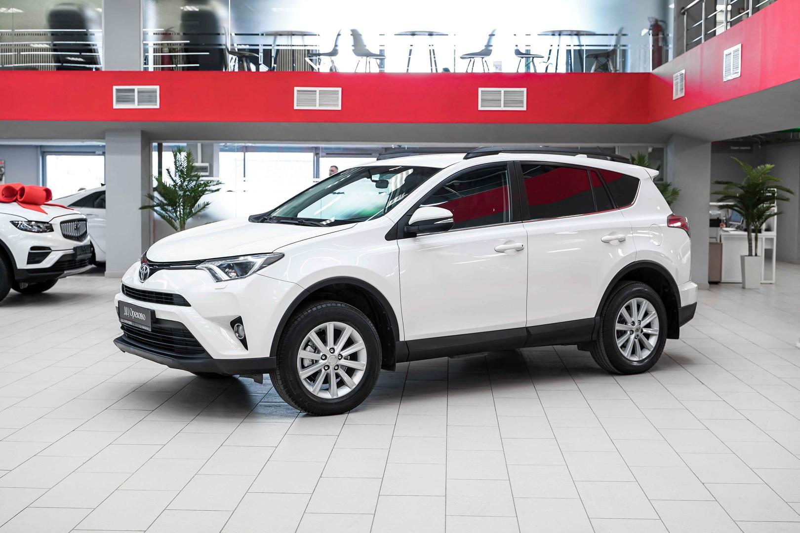 Toyota RAV4 2017, белый, ДЦ Орехово