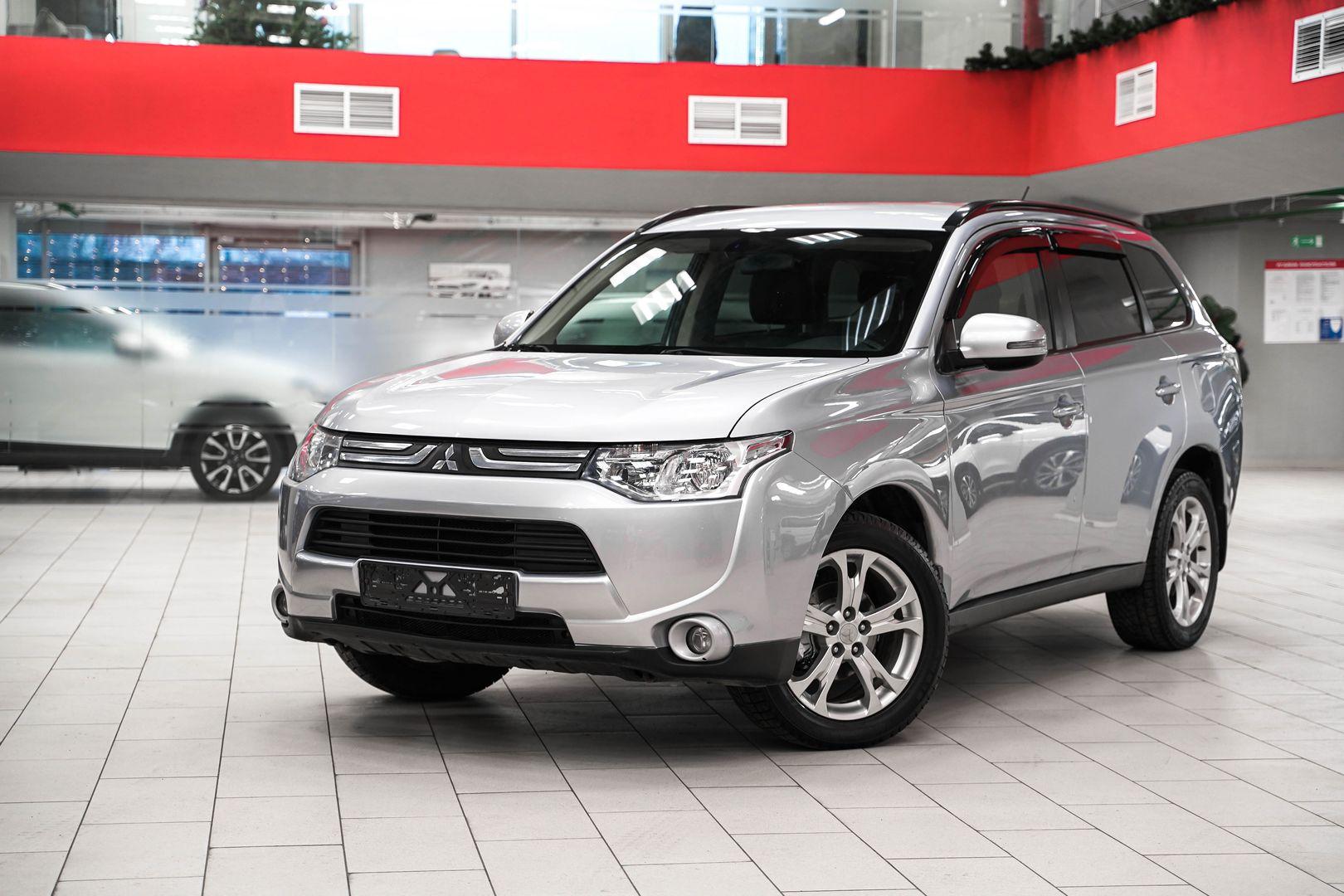 Mitsubishi Outlander 2012, серебряный, ДЦ Орехово