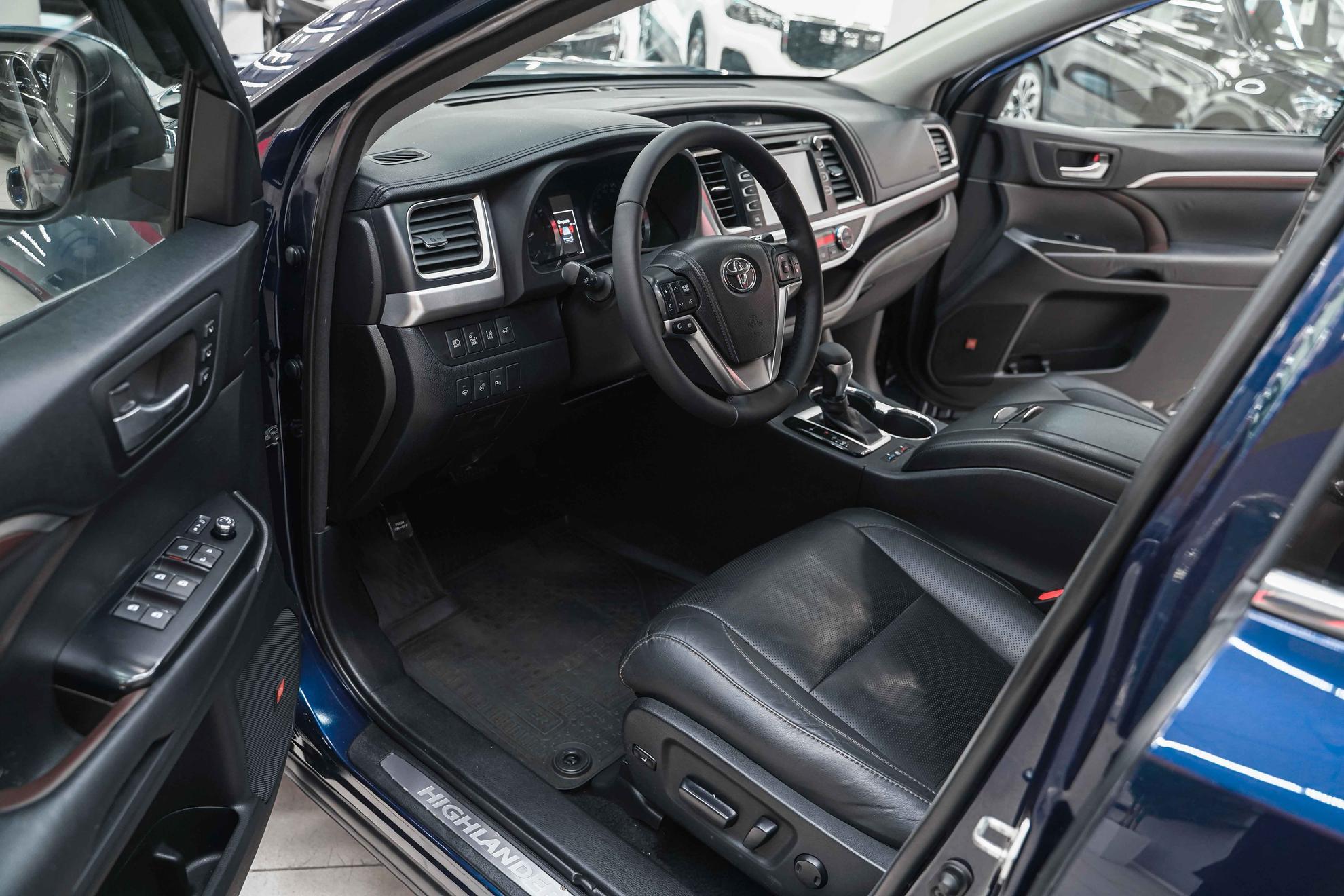 Toyota Highlander 2014, синий, ДЦ Орехово