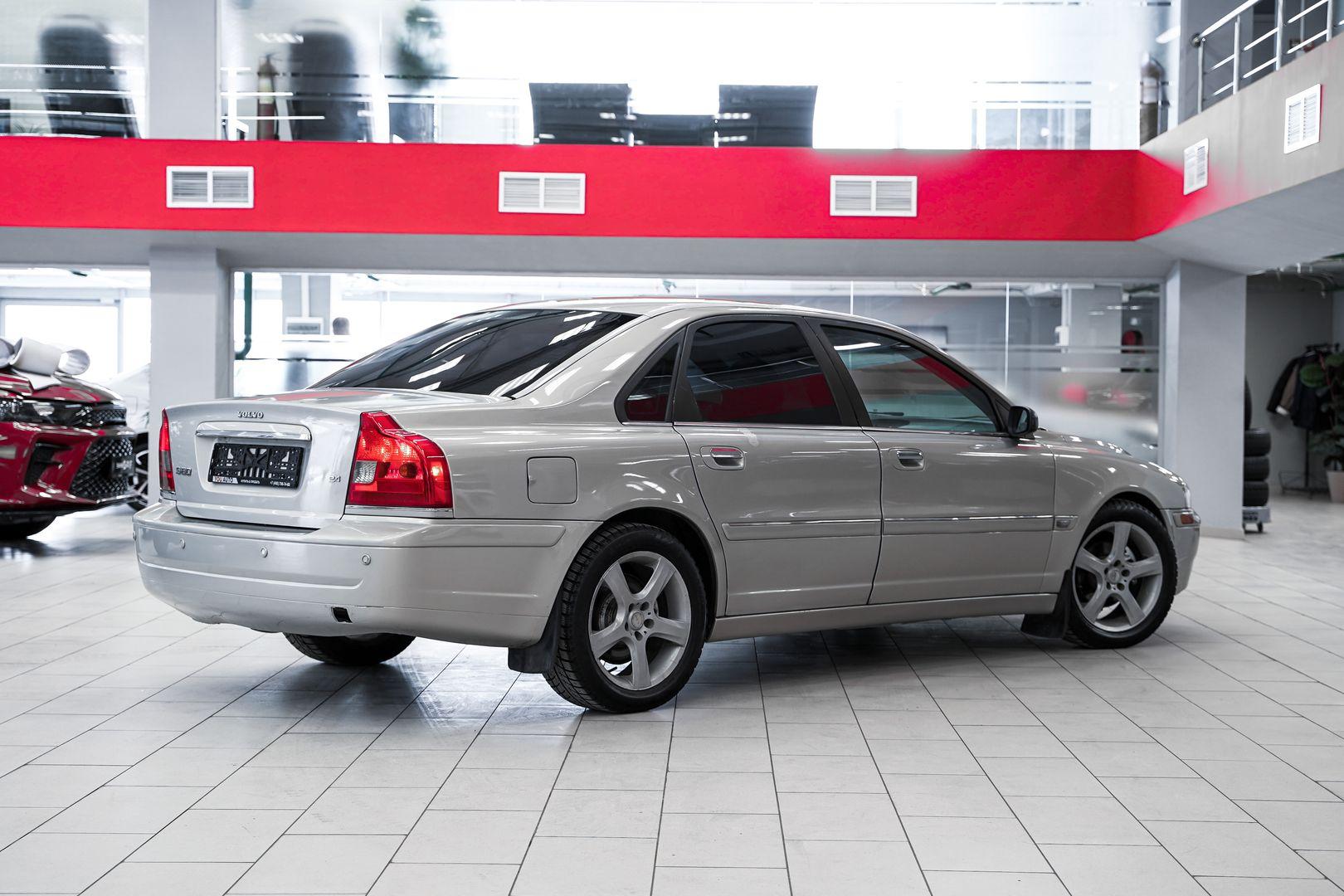 Volvo S80 2003, золотой, ДЦ Орехово