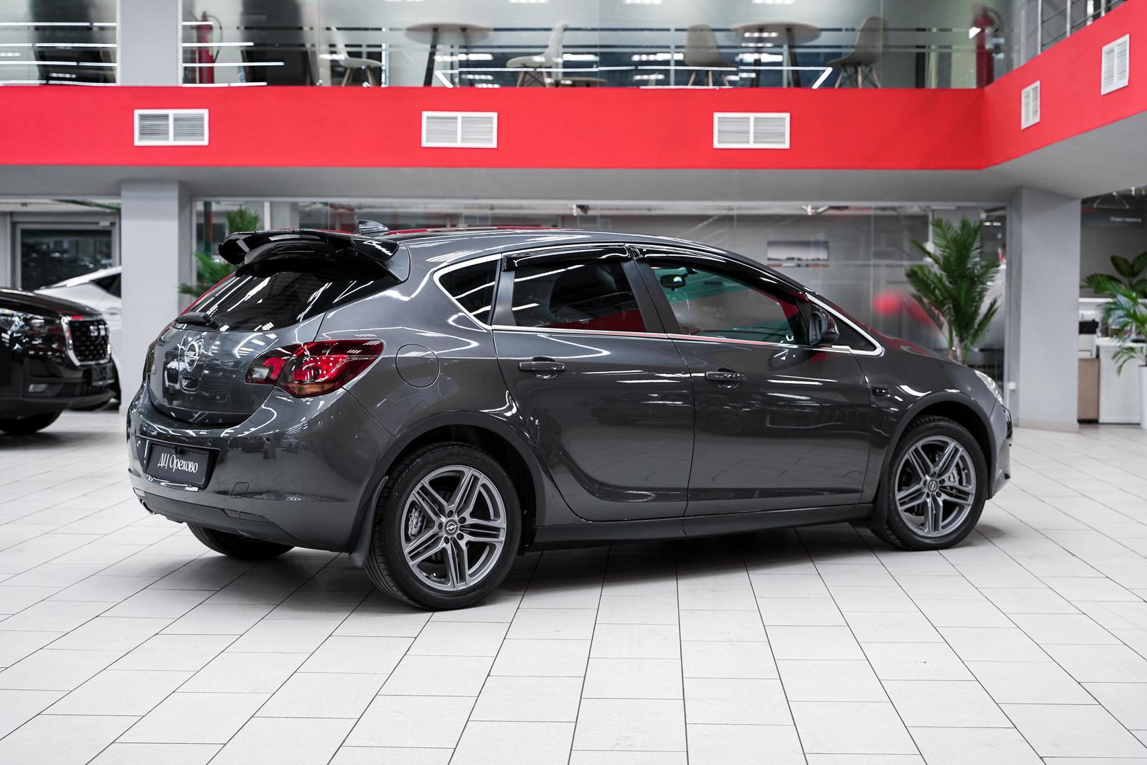 Opel Astra 2011, серый, ДЦ Орехово