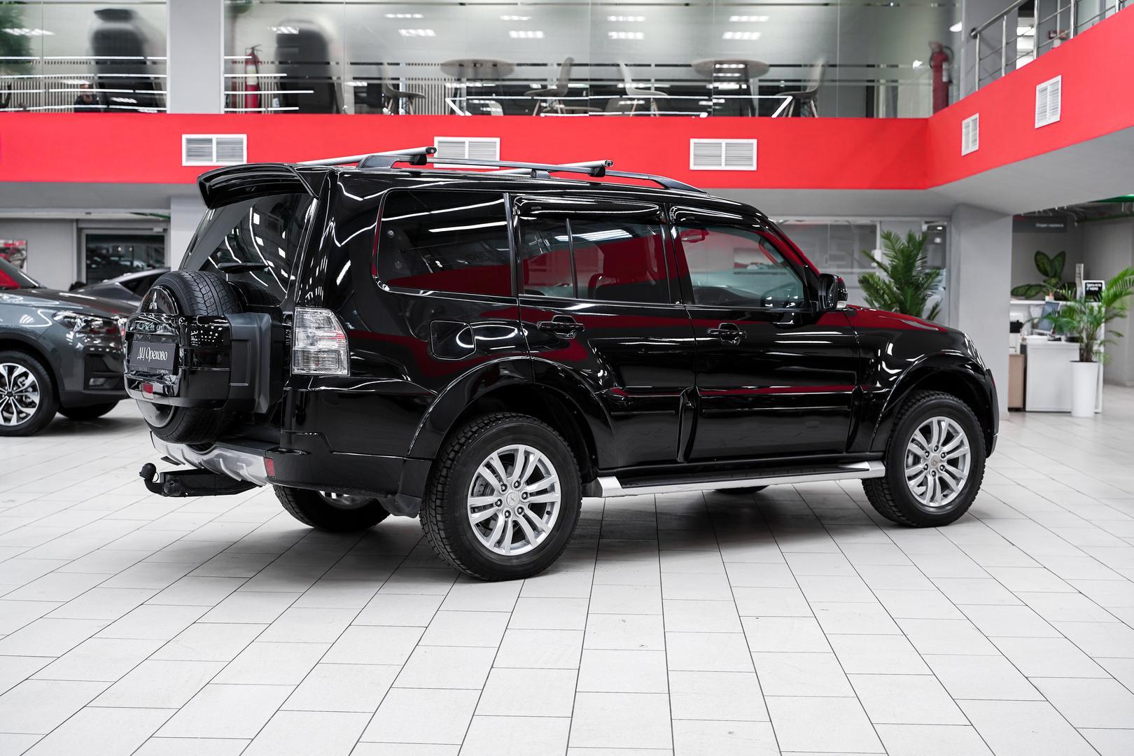 Mitsubishi Pajero 2012, черный, ДЦ Орехово