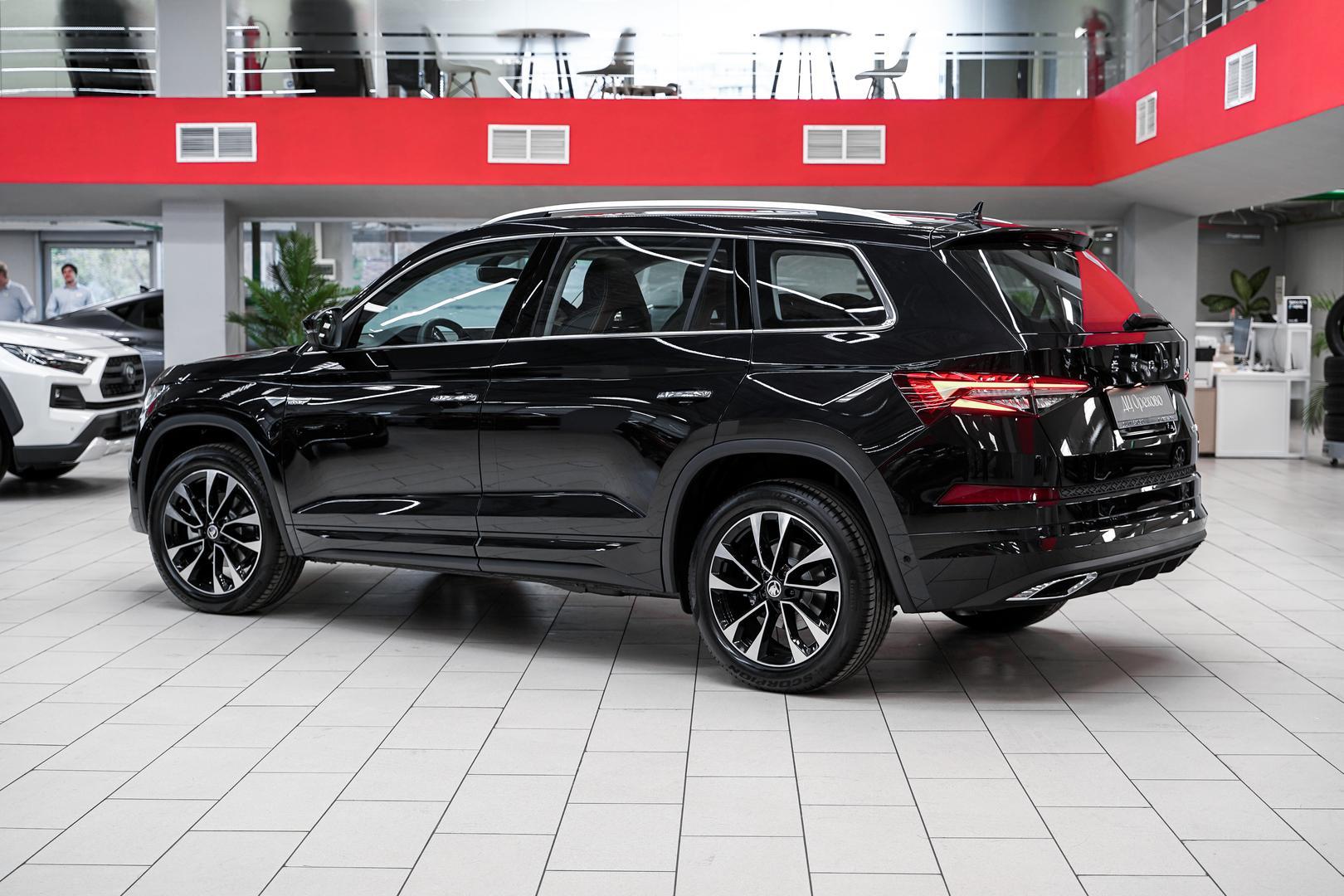 Skoda Kodiaq 2025, черный, ДЦ Орехово