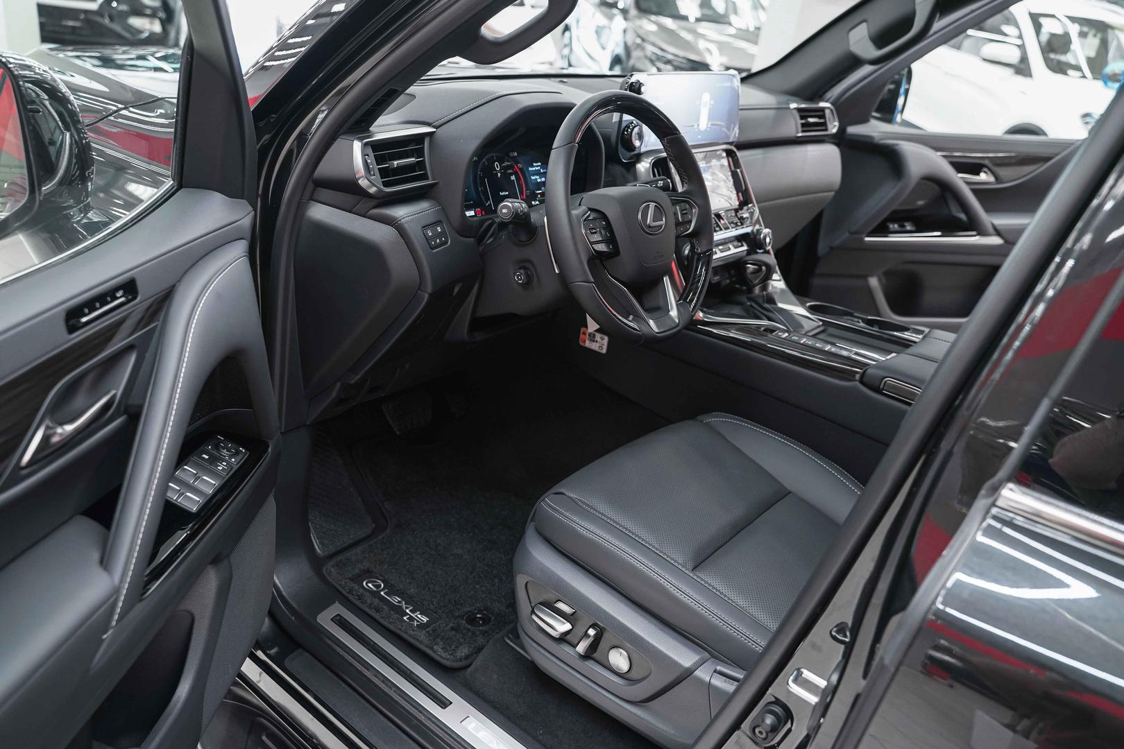 Lexus LX 2026, черный, ДЦ Орехово