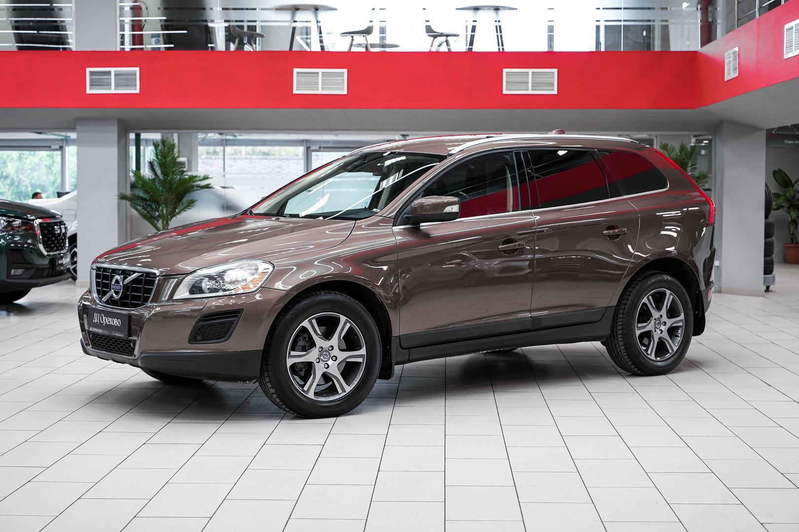 Volvo XC60 2011, золотой, ДЦ Орехово