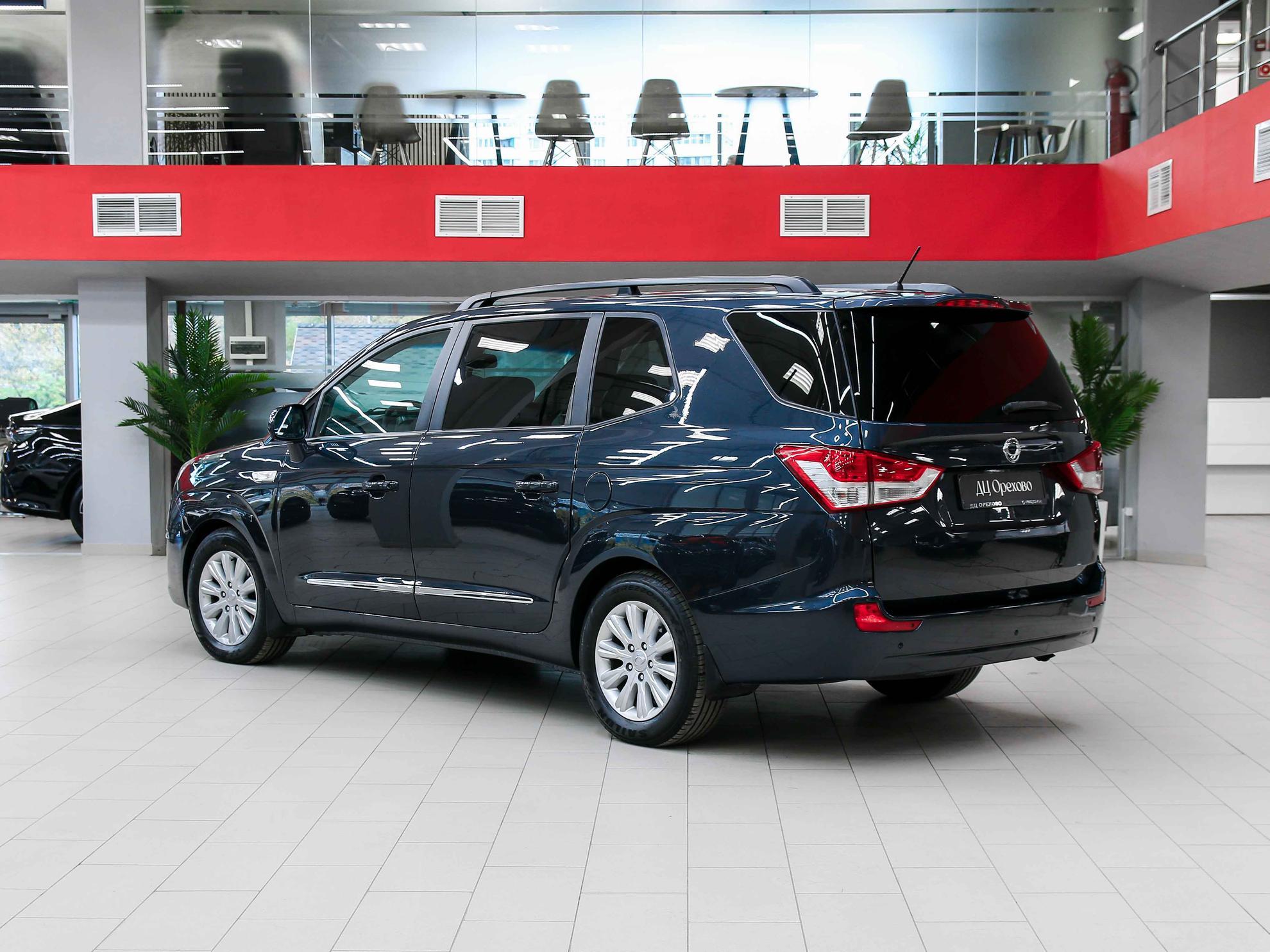 SsangYong Stavic 2013, серый, ДЦ Орехово