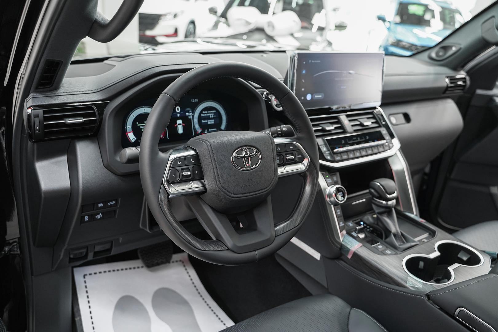 Toyota Land Cruiser 2025, черный, ДЦ Орехово