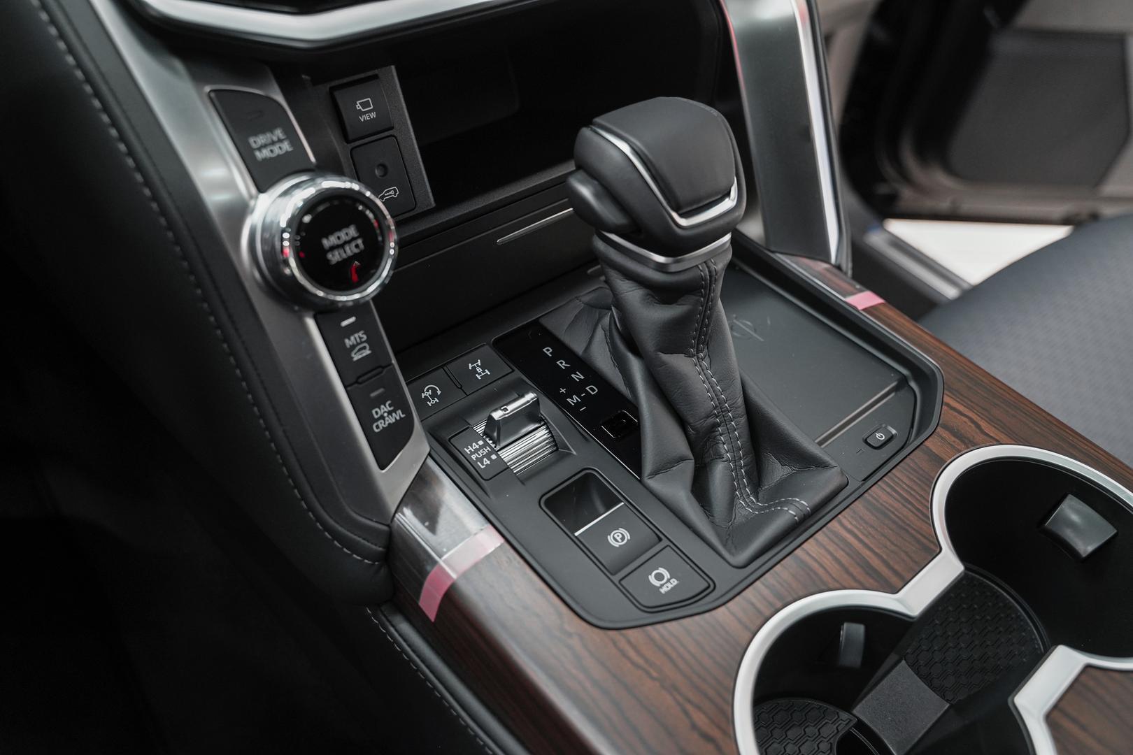 Toyota Land Cruiser 2025, черный, ДЦ Орехово