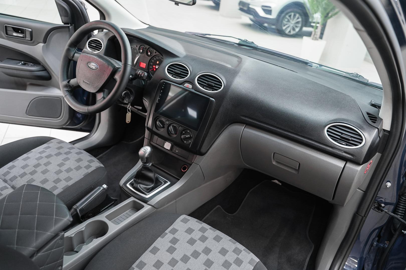 Ford Focus 2010, синий, ДЦ Орехово
