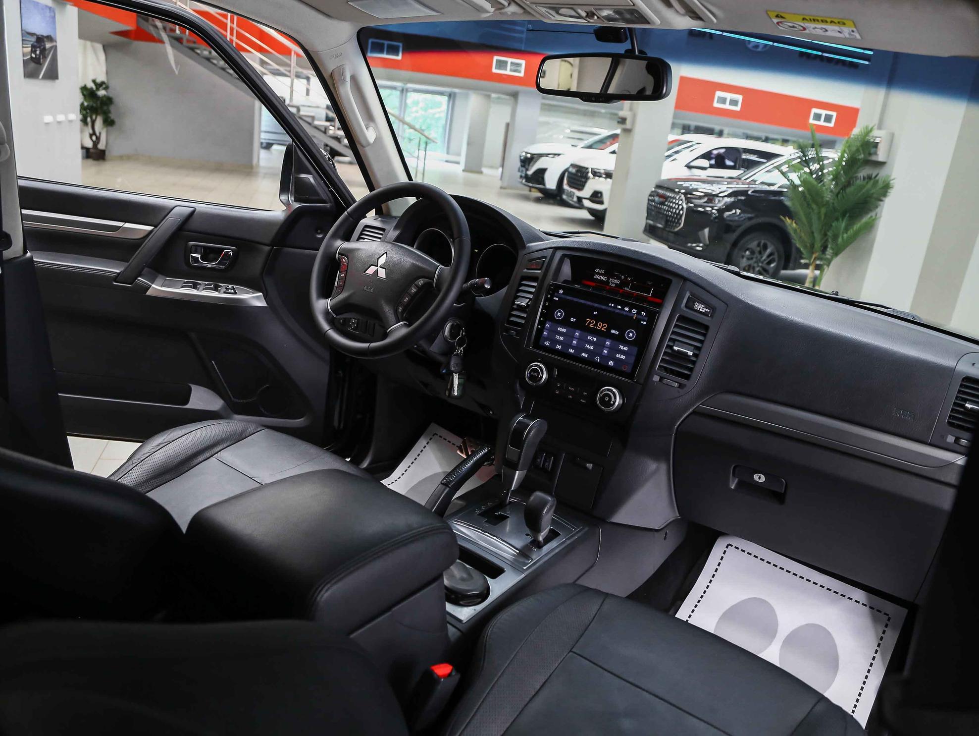 Mitsubishi Pajero 2013, черный, ДЦ Орехово