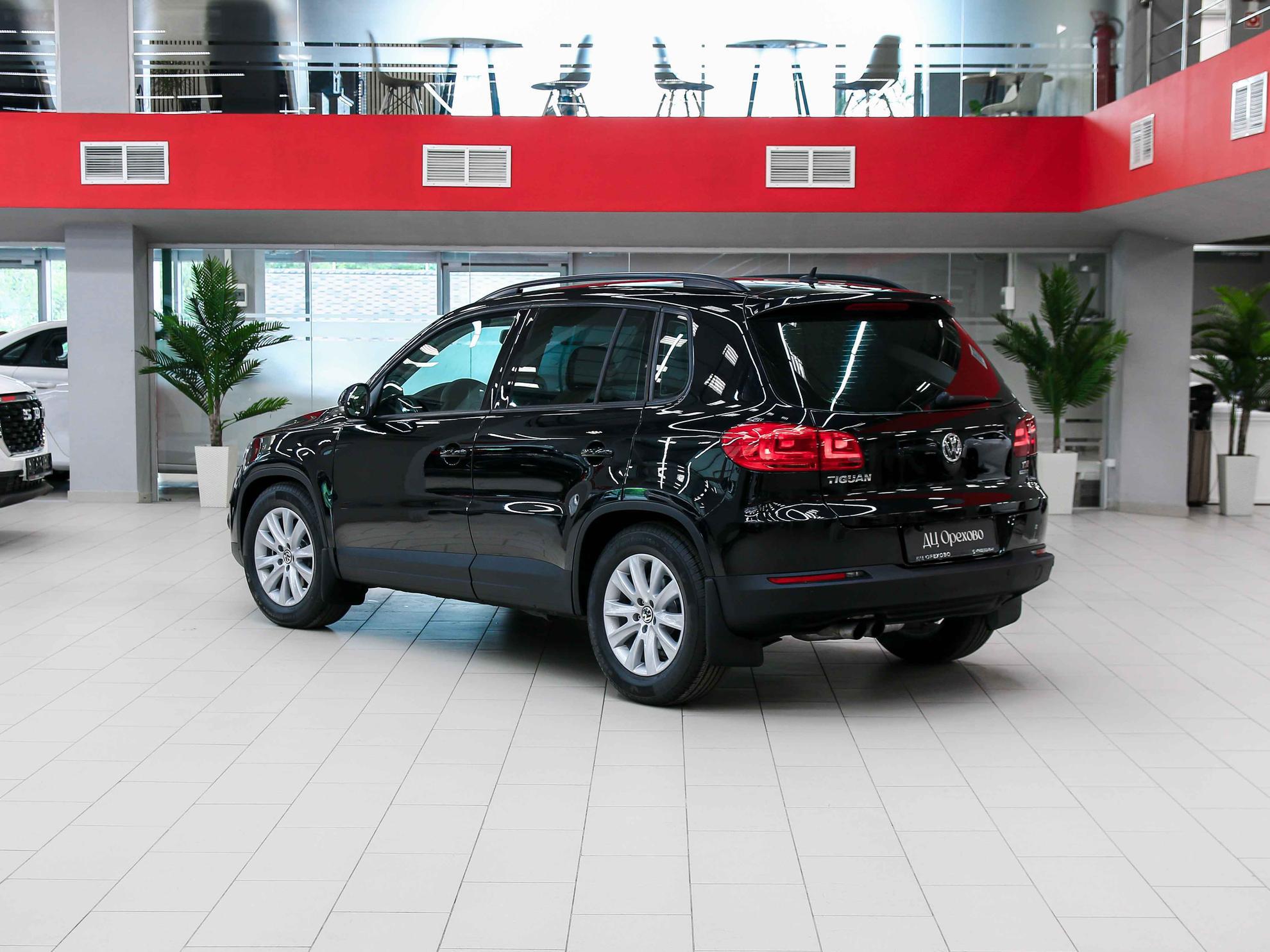 Volkswagen Tiguan 2012, черный, ДЦ Орехово