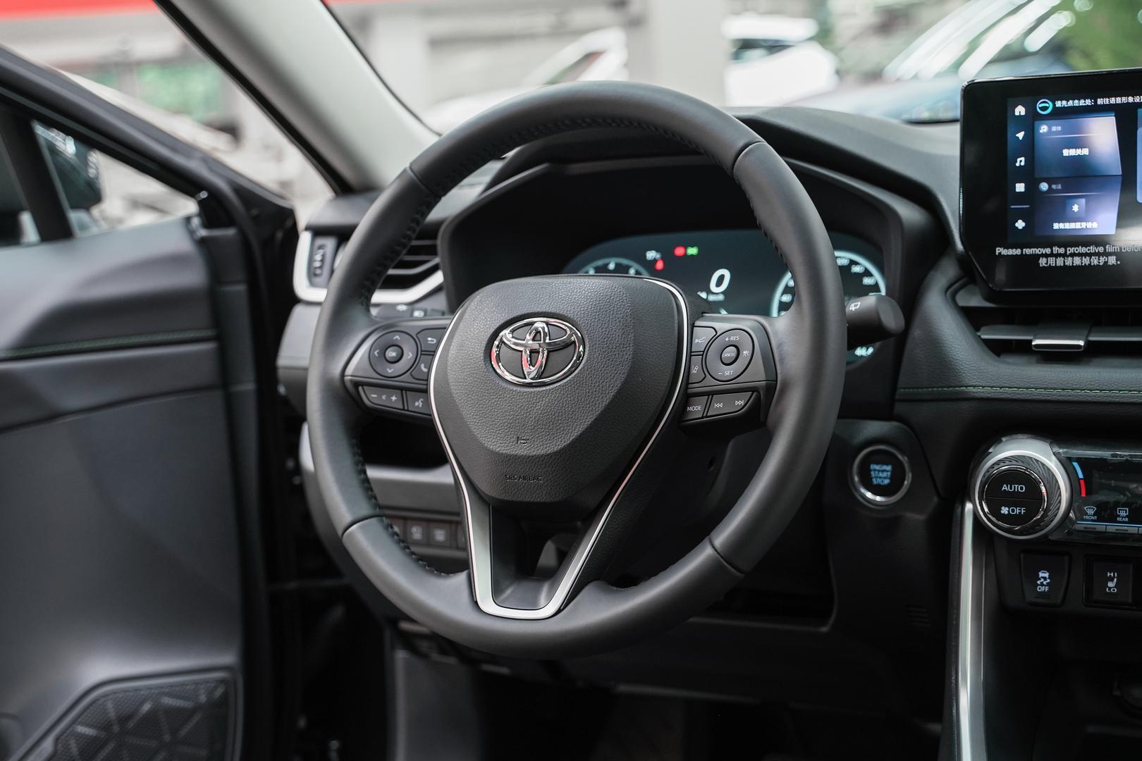 Toyota RAV4 2025, черный, ДЦ Орехово