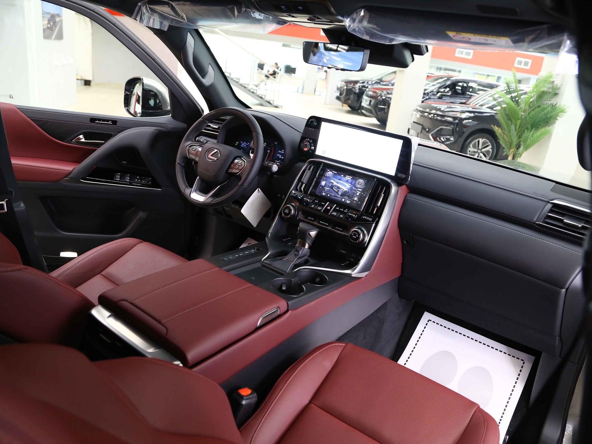 Lexus LX 2026, серый, ДЦ Орехово