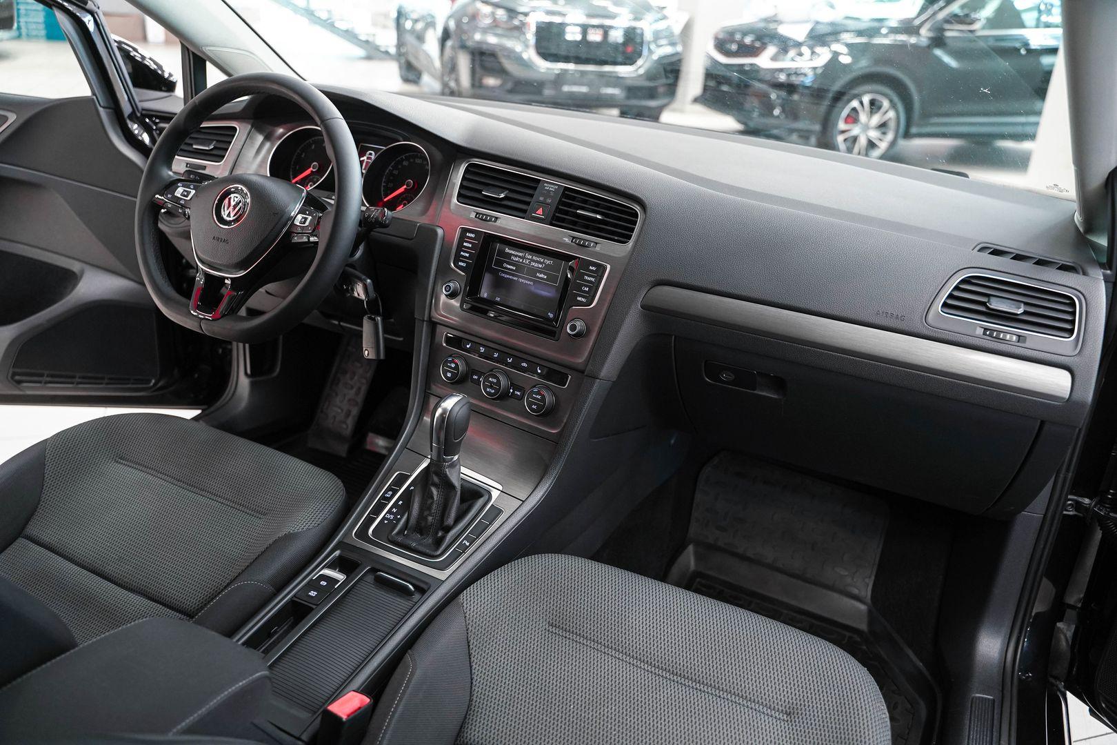 Volkswagen Golf 2013, черный, ДЦ Орехово