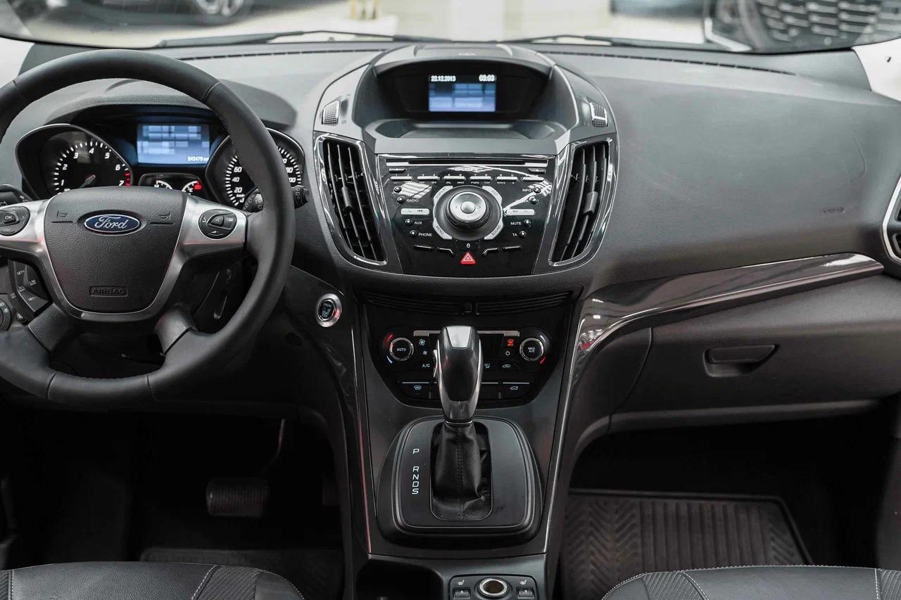Ford Kuga 2014, зеленый, ДЦ Орехово