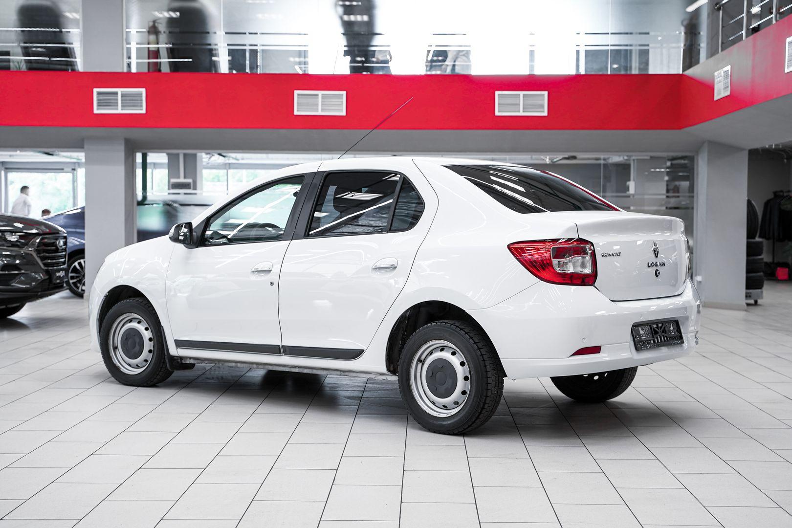 Renault Logan 2014, белый, ДЦ Орехово