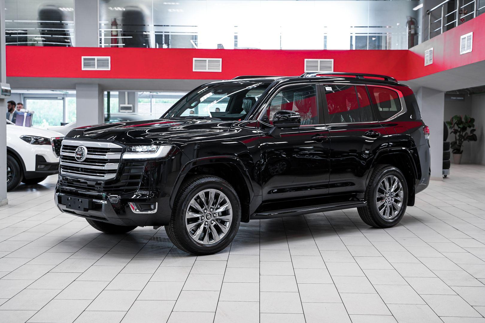 Toyota Land Cruiser 2024, черный, ДЦ Орехово