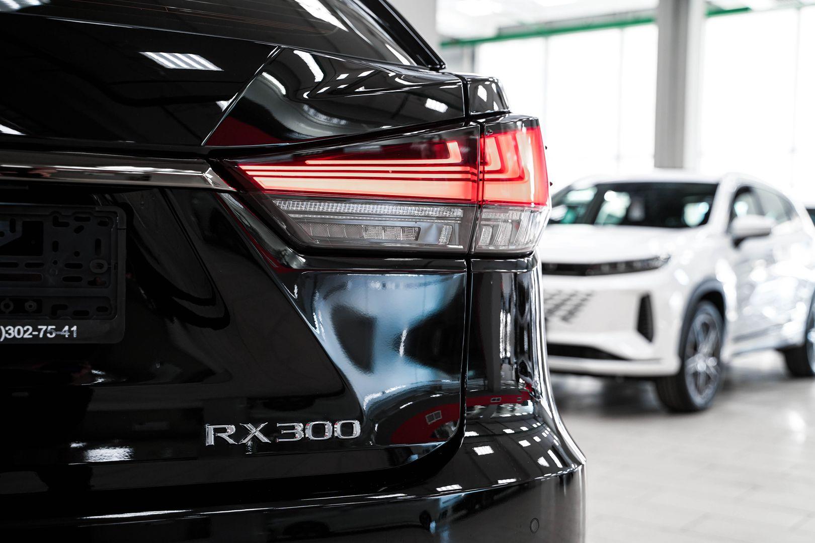 Lexus RX 2022, черный, ДЦ Орехово