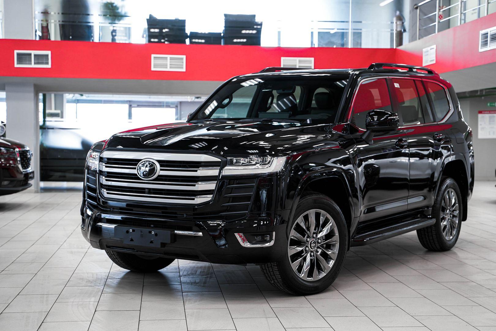 Toyota Land Cruiser 2024, черный, ДЦ Орехово
