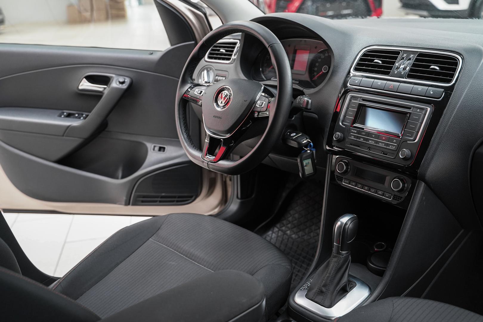 Volkswagen Polo 2017, бежевый, ДЦ Орехово