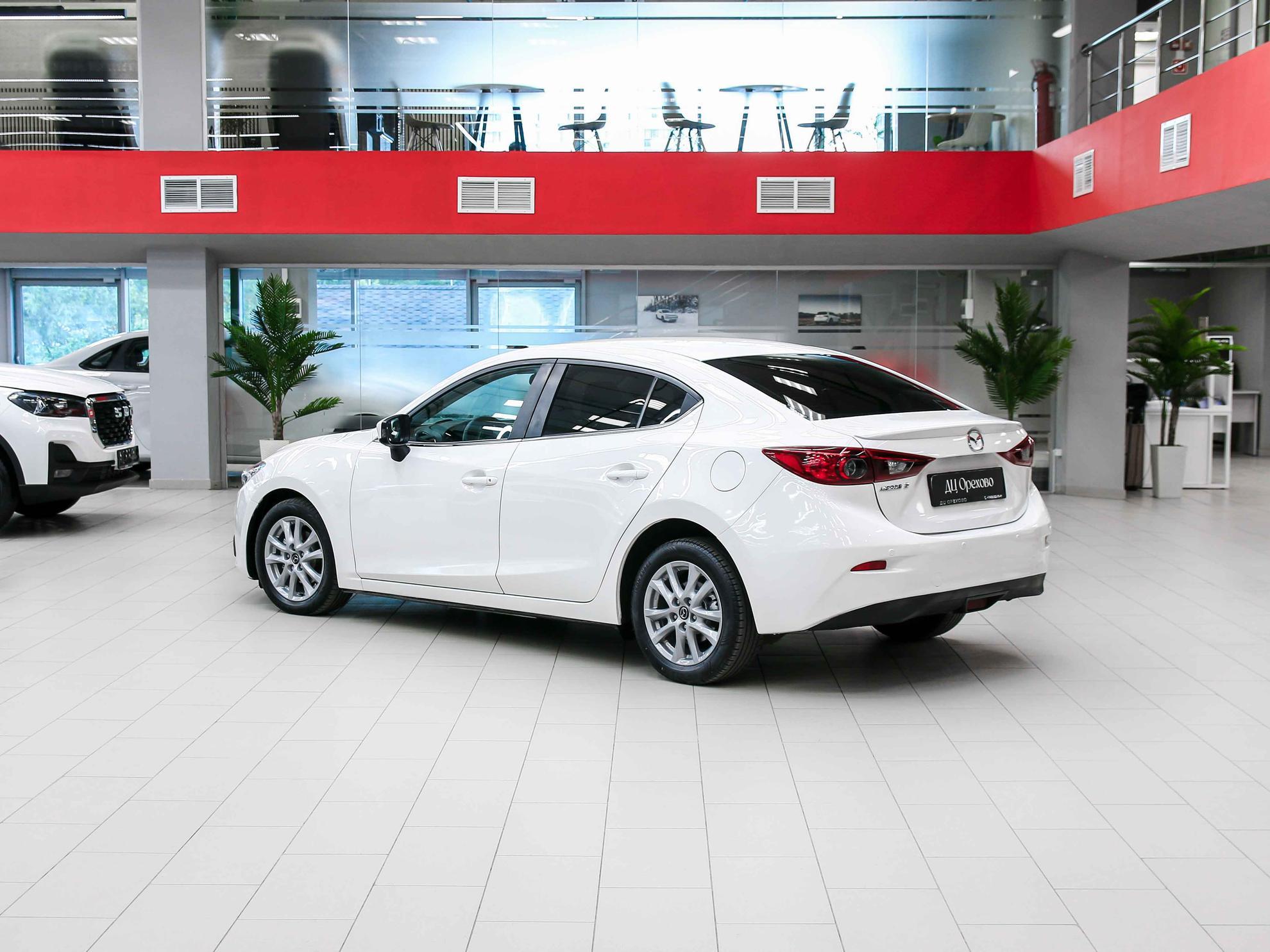 Mazda 3 2014, белый, ДЦ Орехово