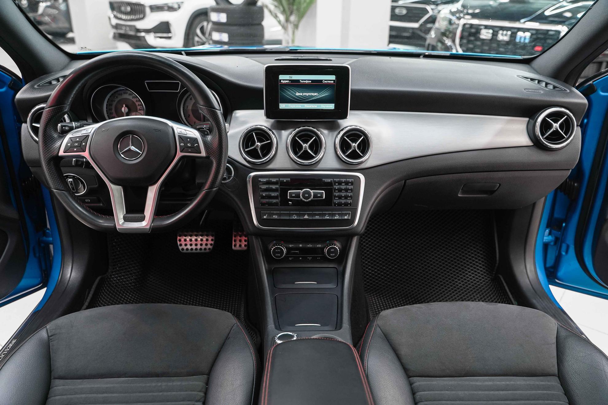 Mercedes-Benz GLA 2014, голубой, ДЦ Орехово