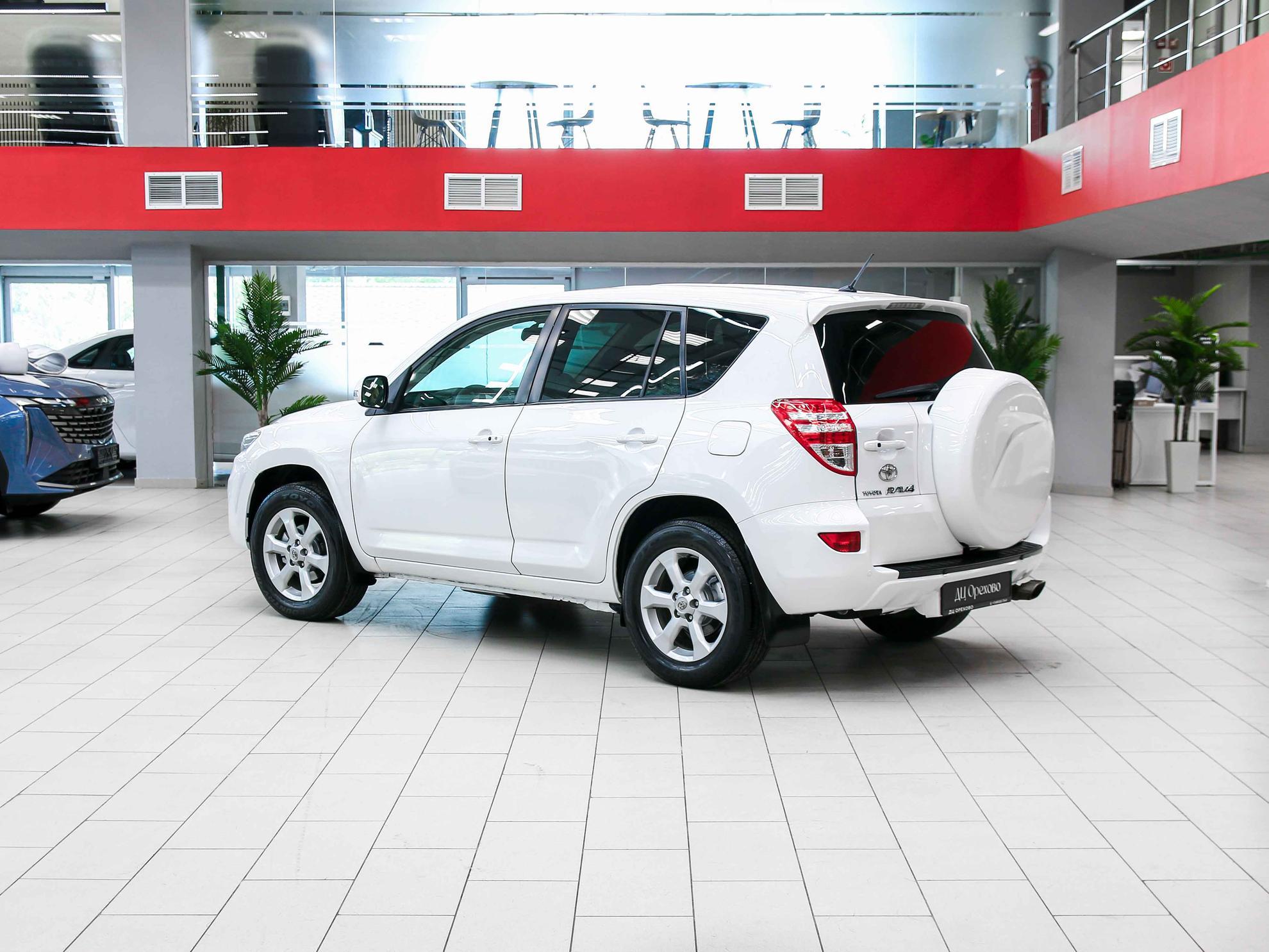 Toyota RAV4 2011, белый, ДЦ Орехово