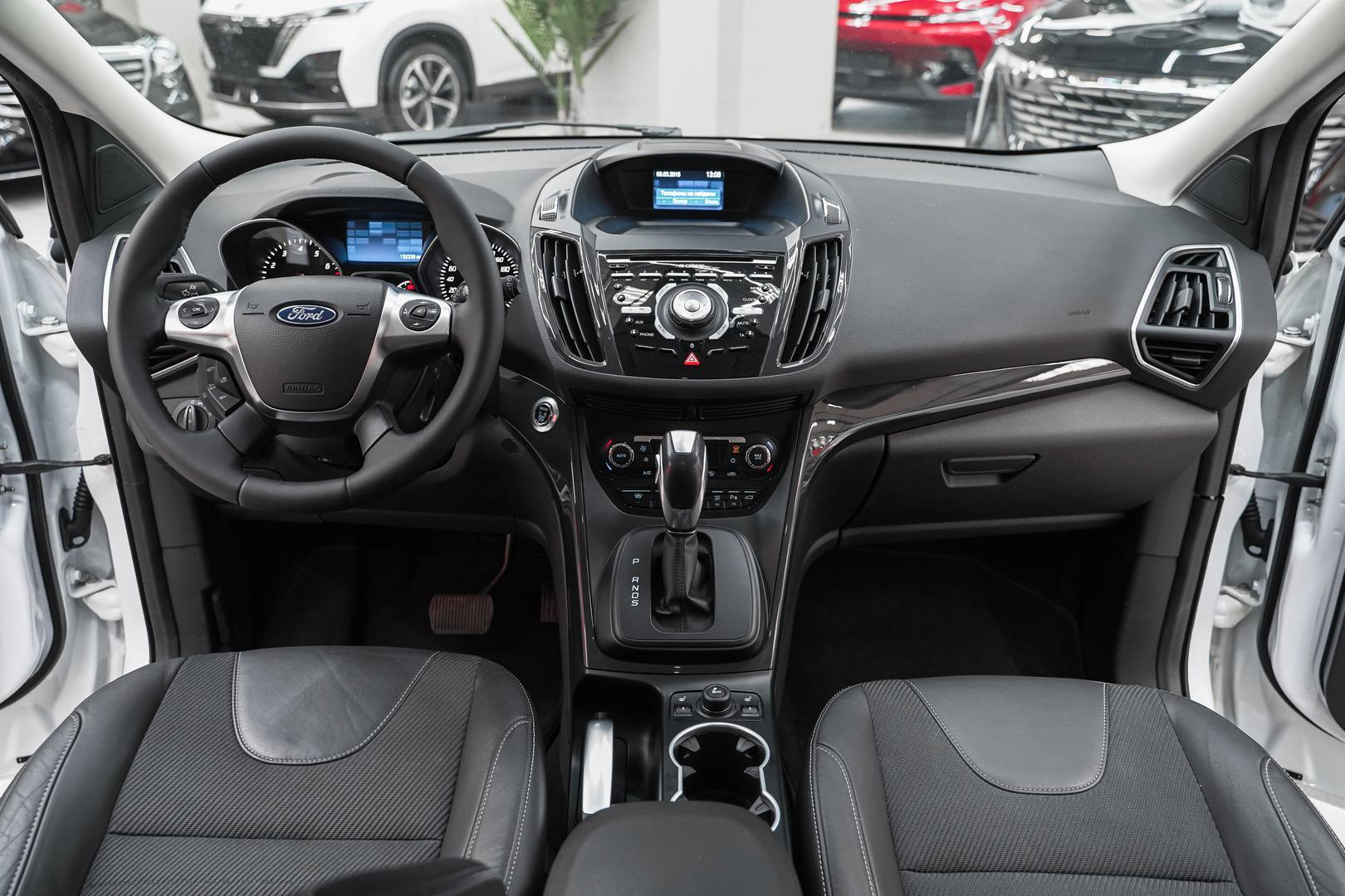 Ford Kuga 2015, белый, ДЦ Орехово