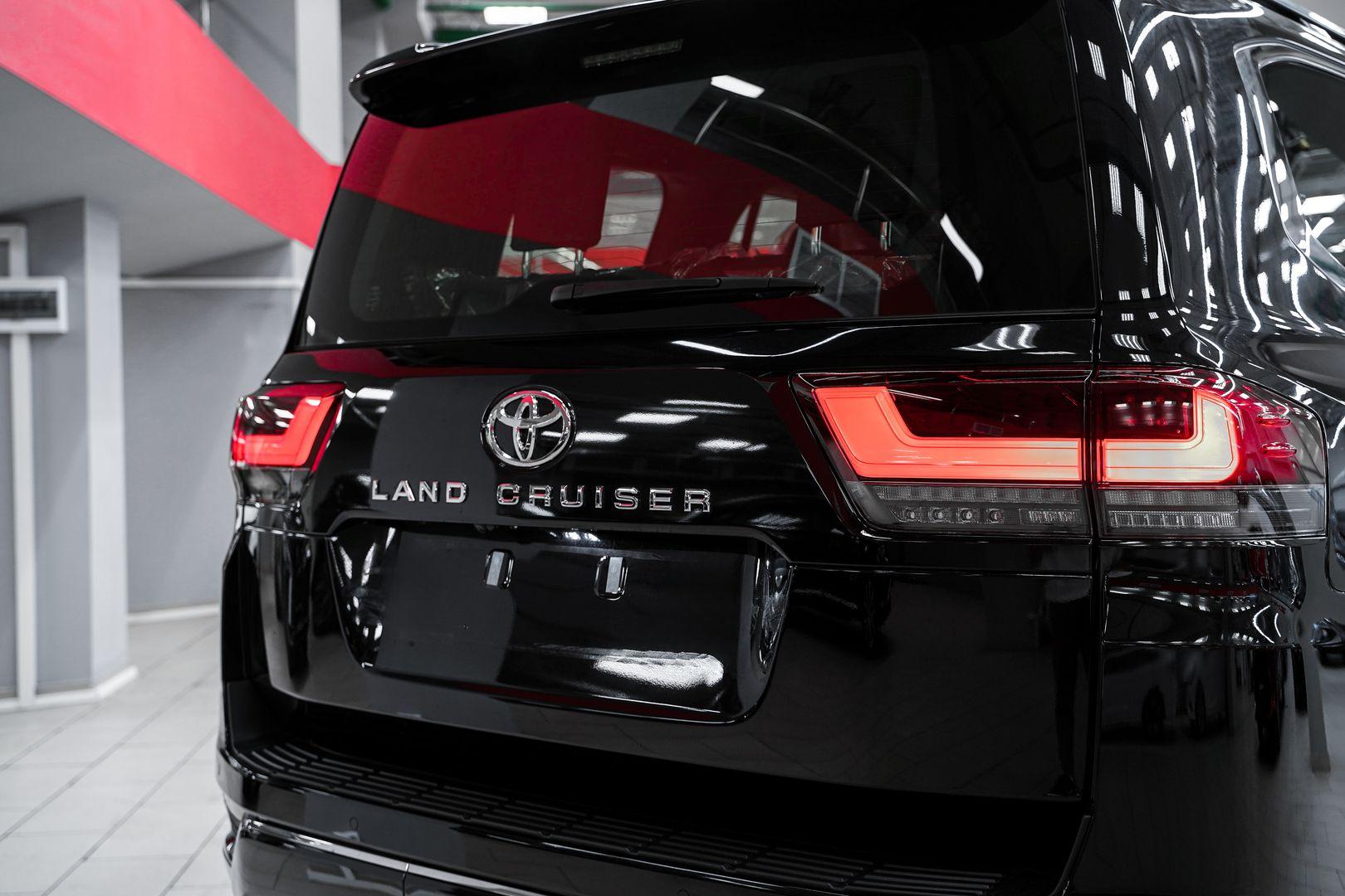 Toyota Land Cruiser 2024, черный, ДЦ Орехово