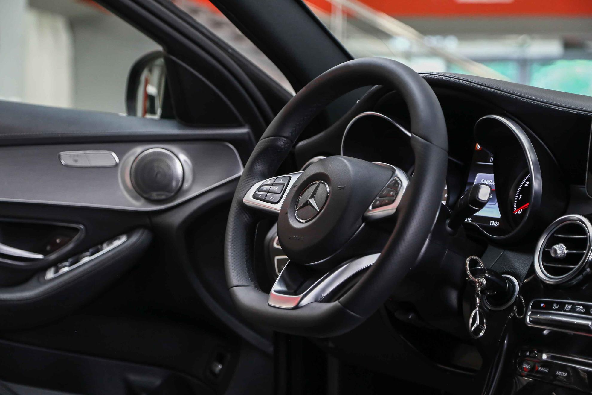 Mercedes-Benz C-Класс 2015, черный, ДЦ Орехово