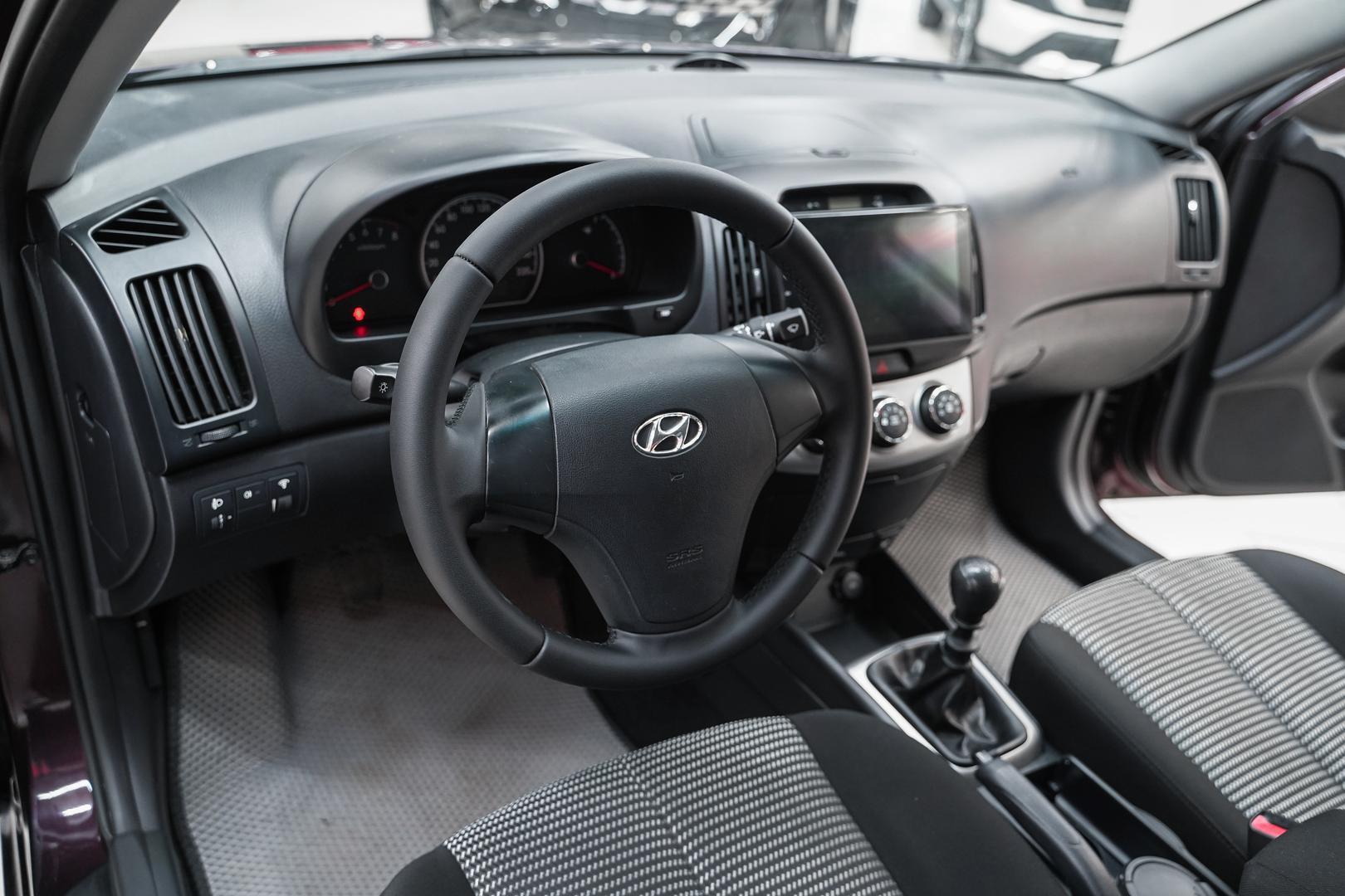 Hyundai Elantra 2010, красный, ДЦ Орехово