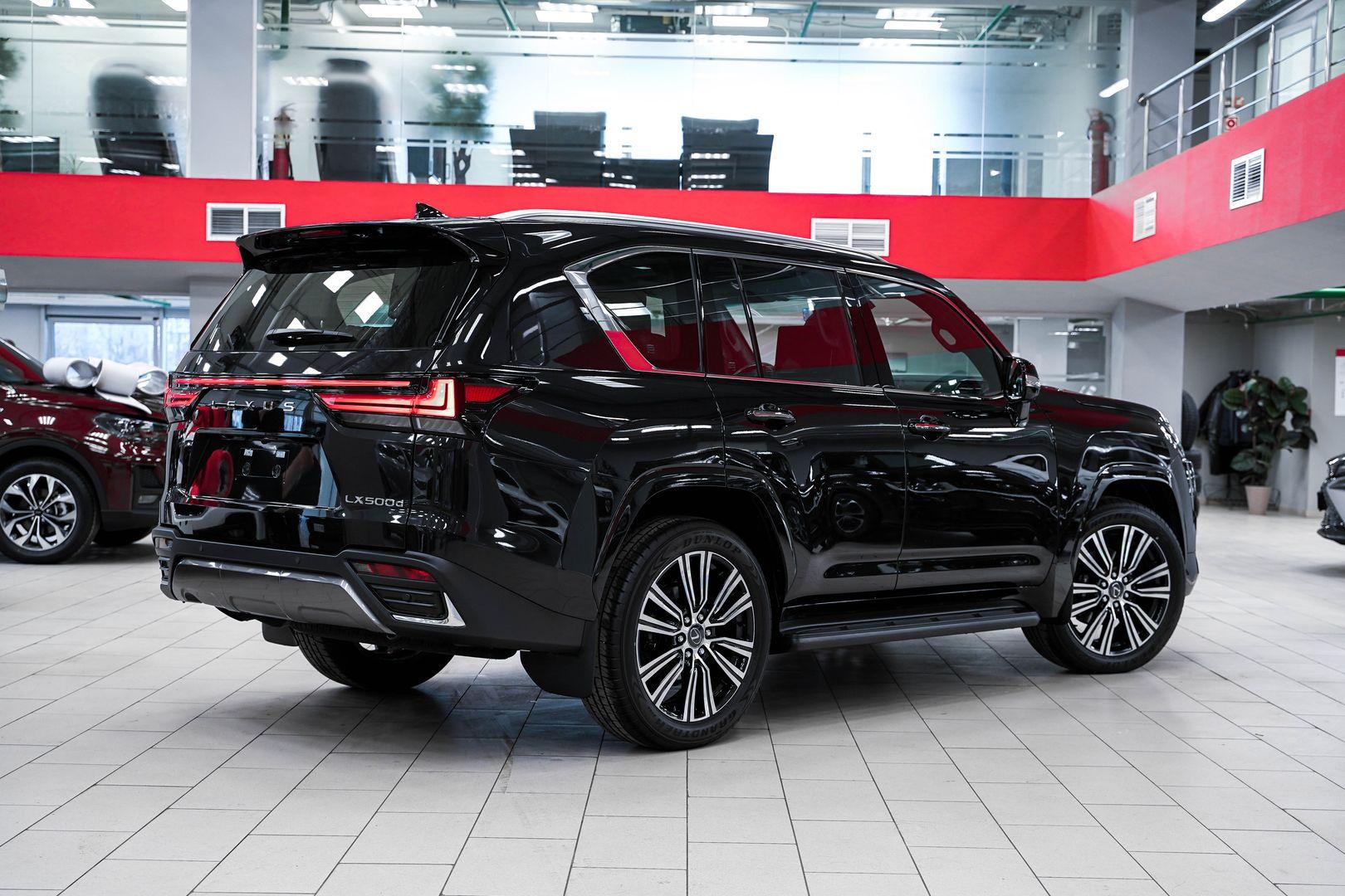 Lexus LX 2024, черный, ДЦ Орехово
