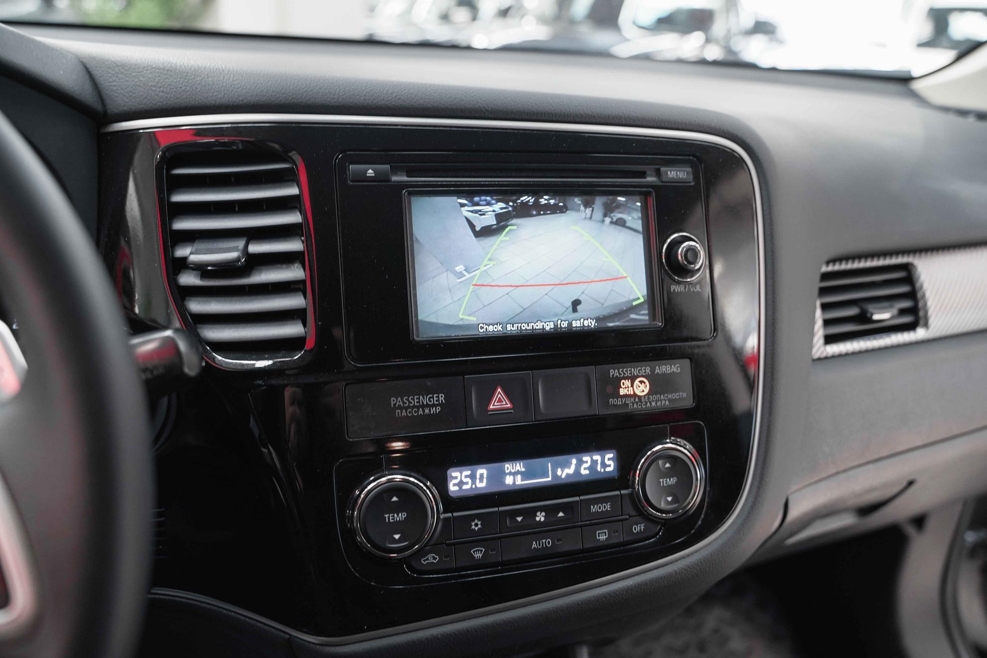 Mitsubishi Outlander 2013, серебряный, ДЦ Орехово