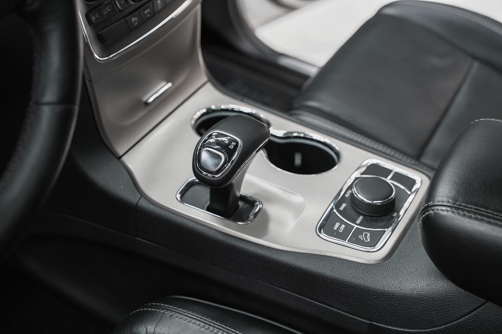 Jeep Grand Cherokee 2015, белый, ДЦ Орехово