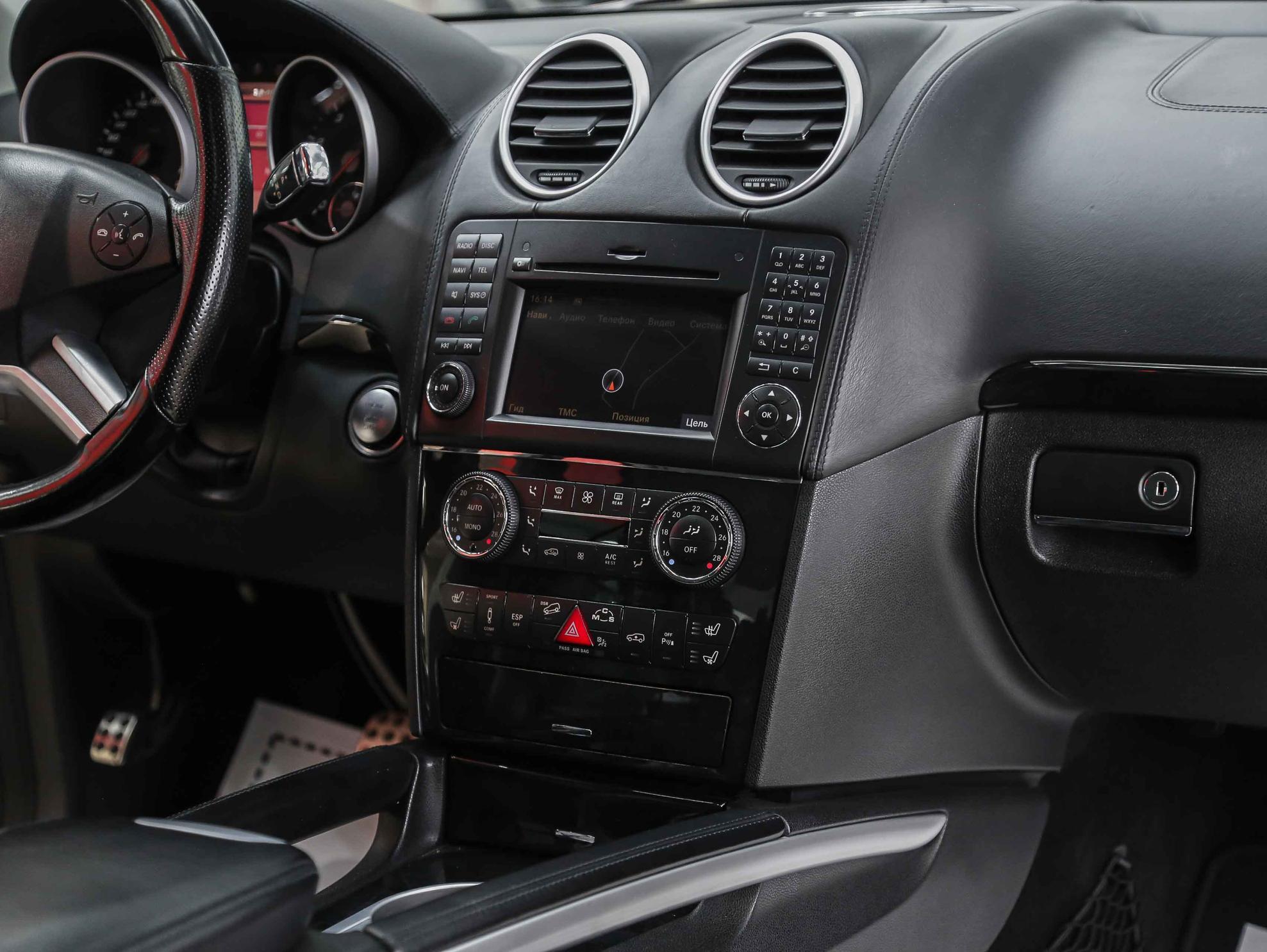 Mercedes-Benz M-Класс AMG 2010, белый, ДЦ Орехово