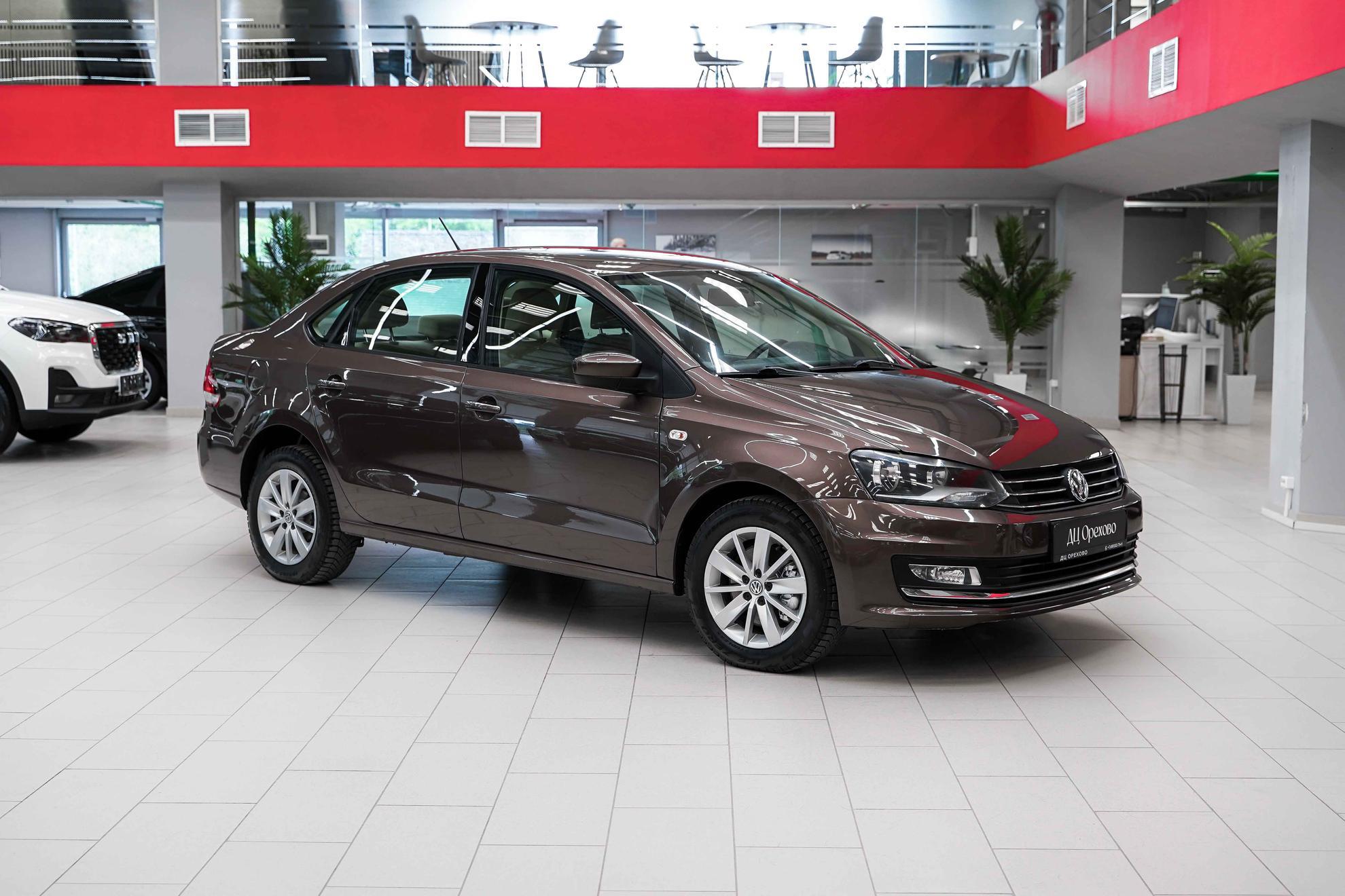 Volkswagen Polo 2016, коричневый, ДЦ Орехово