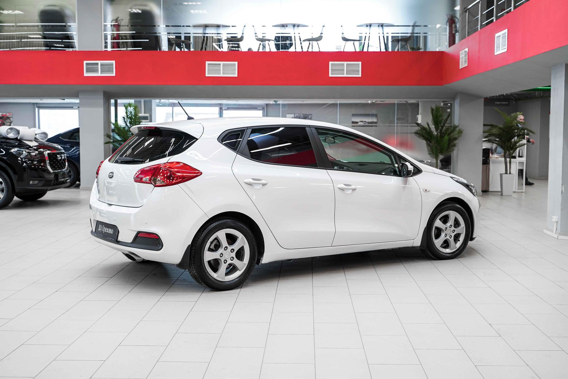 Kia Ceed 2015, белый, ДЦ Орехово