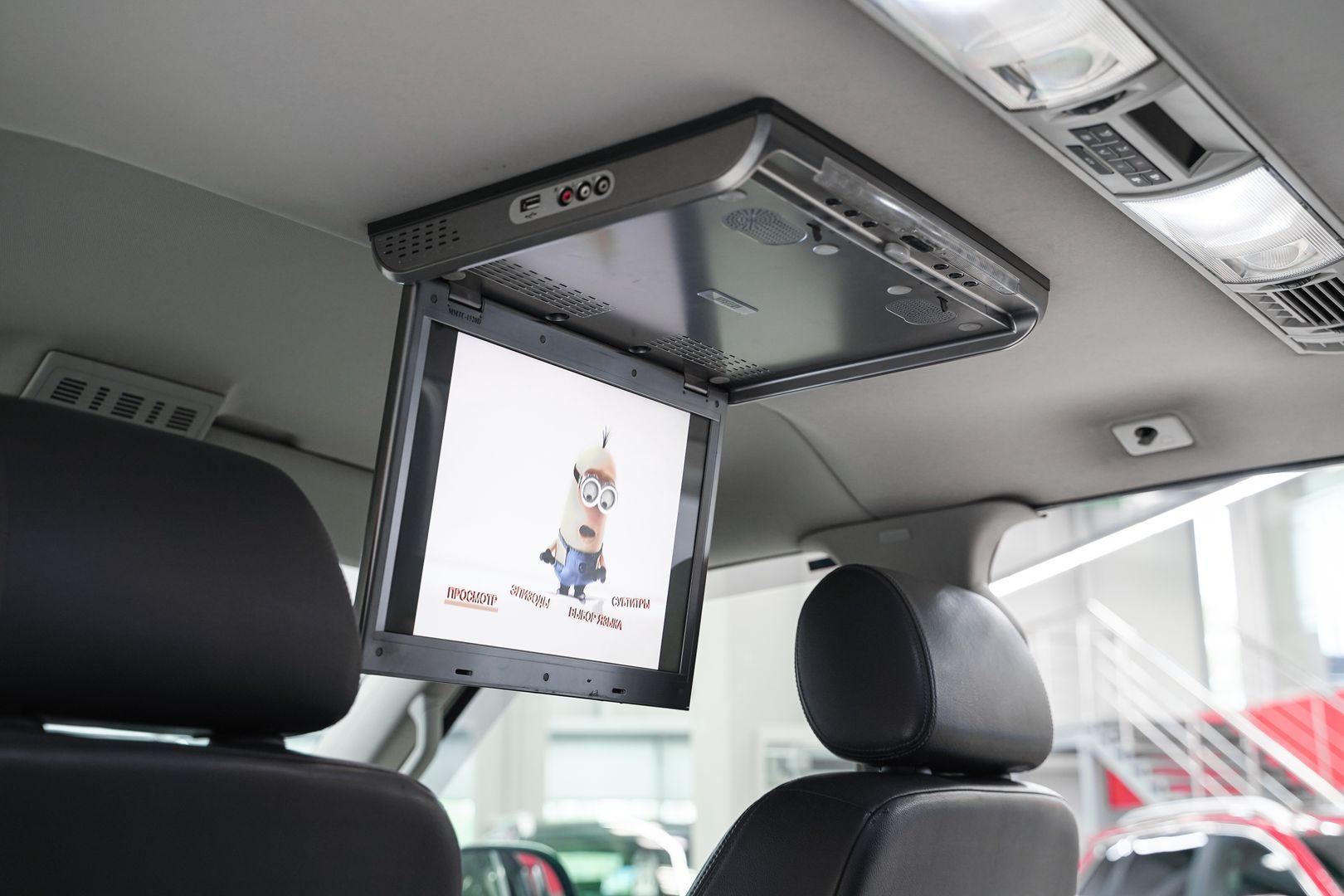 Volkswagen Multivan 2012, серебряный, ДЦ Орехово